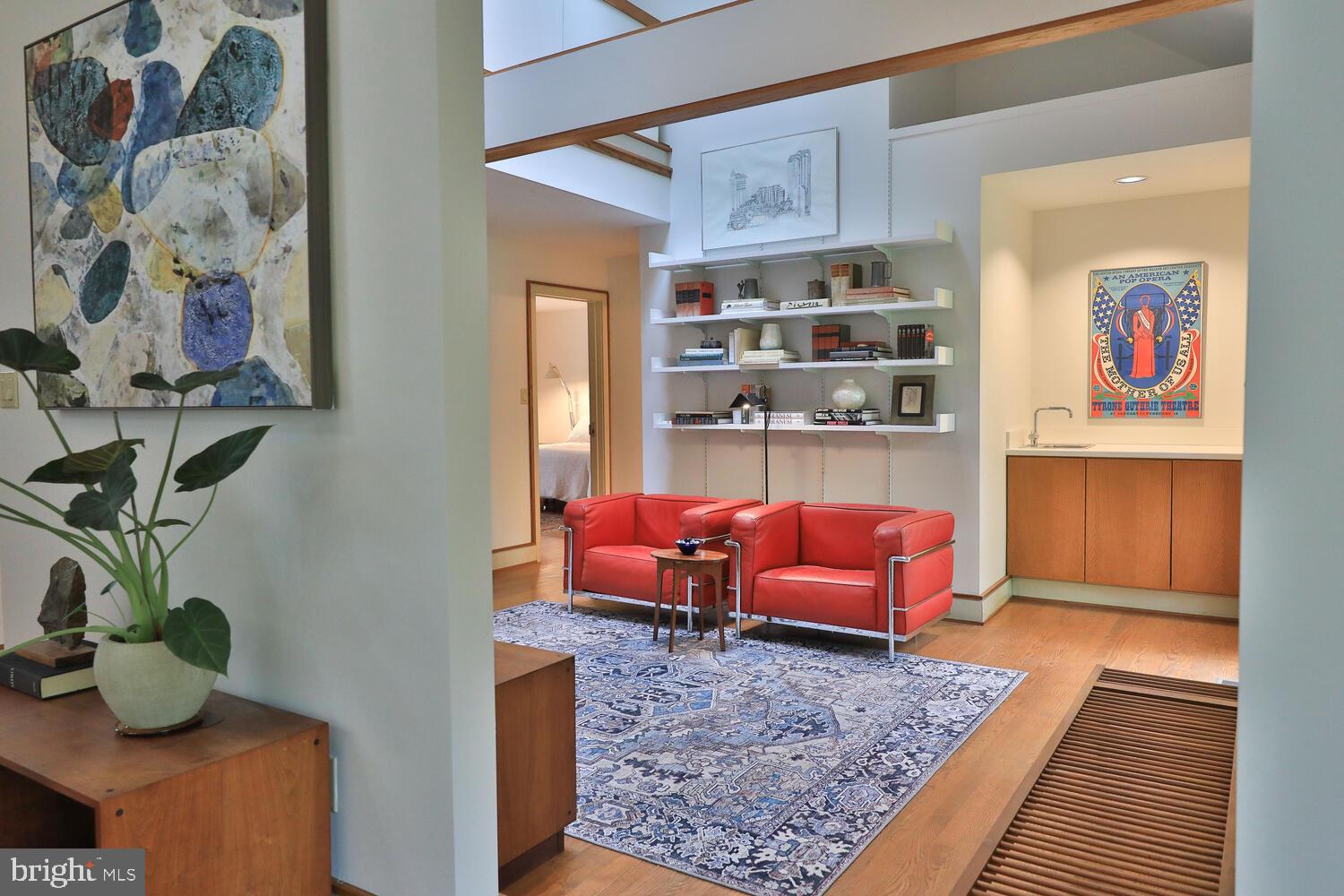 CHESTNUT HILL - Residential