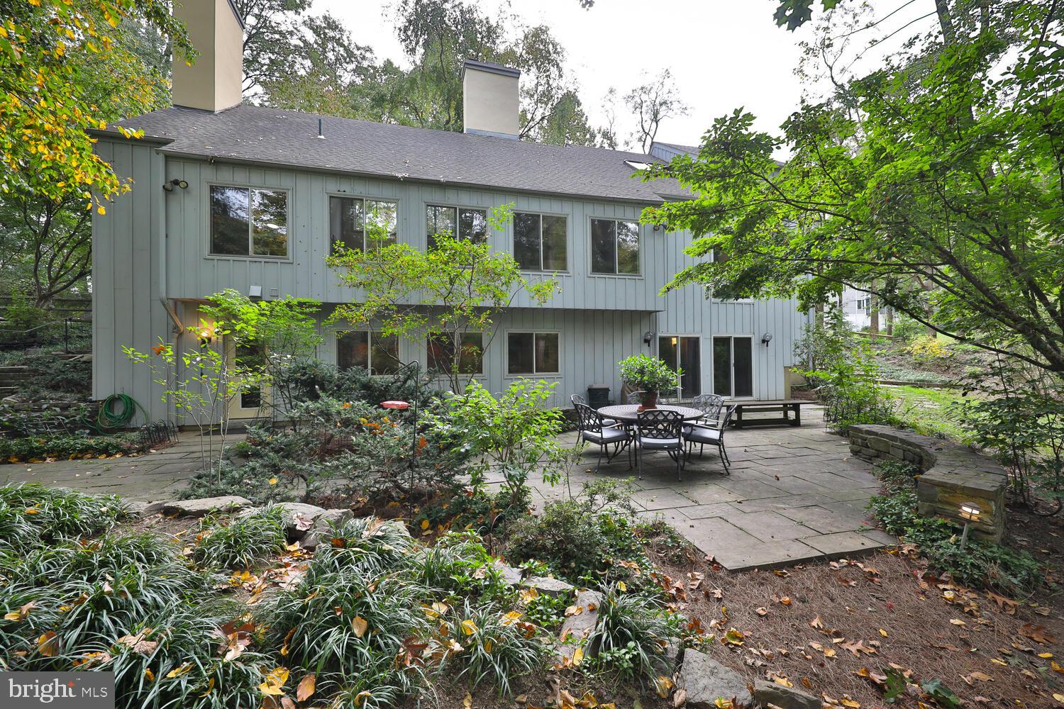CHESTNUT HILL - Residential