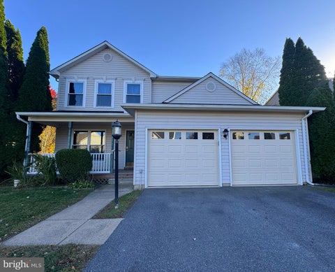 Photo of 6217 Oaklawn Lane, WOODBRIDGE, VA 22193 (MLS # VAPW2133396)