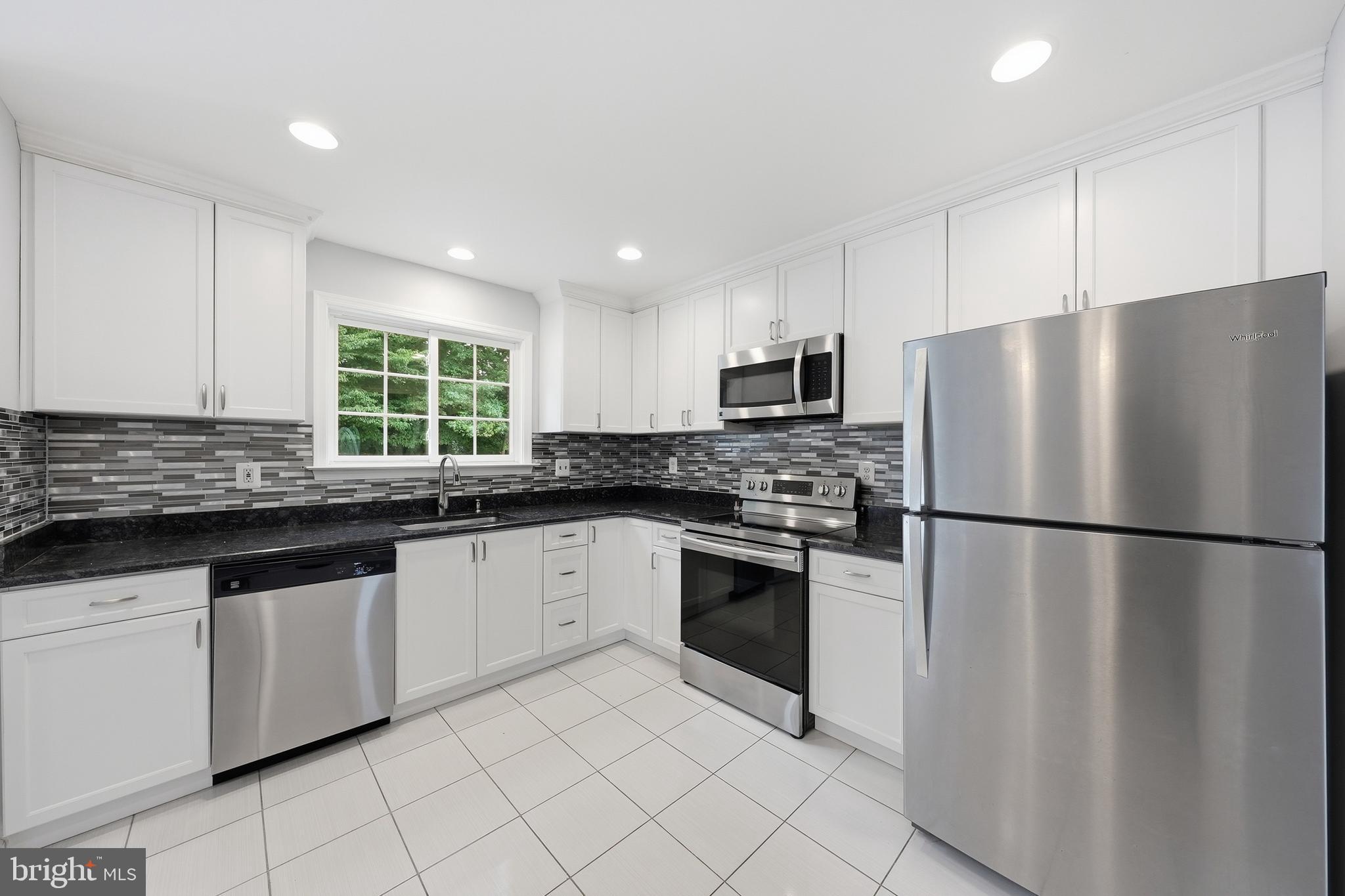 10101 MADRONAWOOD DRIVE