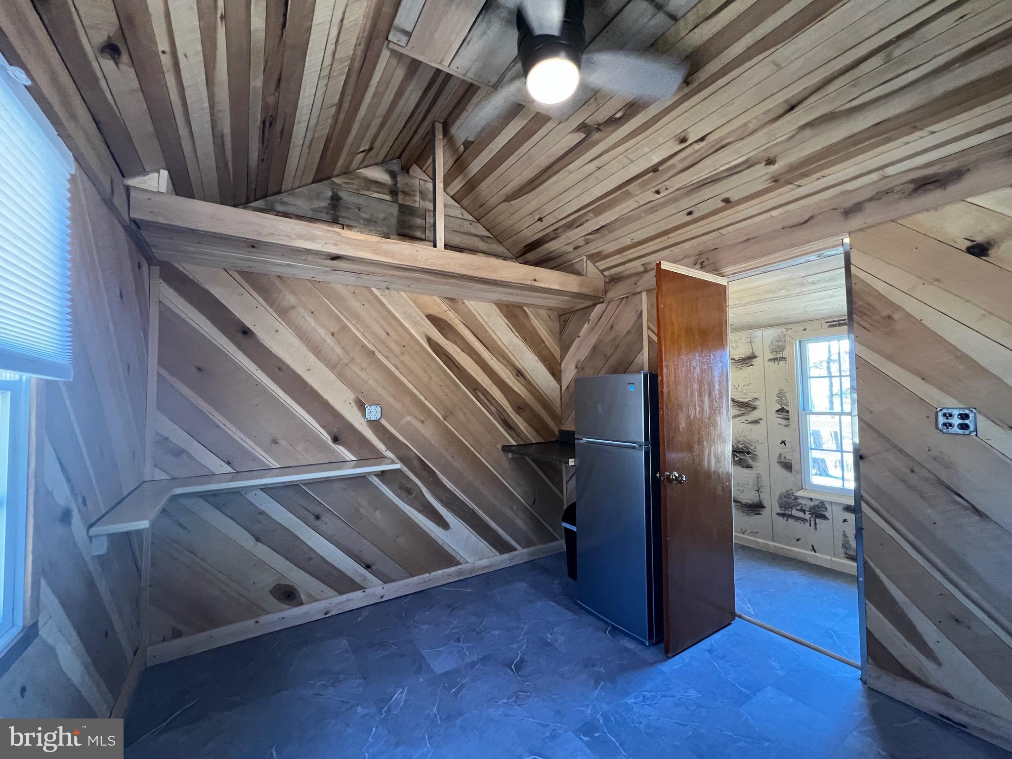 WHITETAIL RIDGE - Land