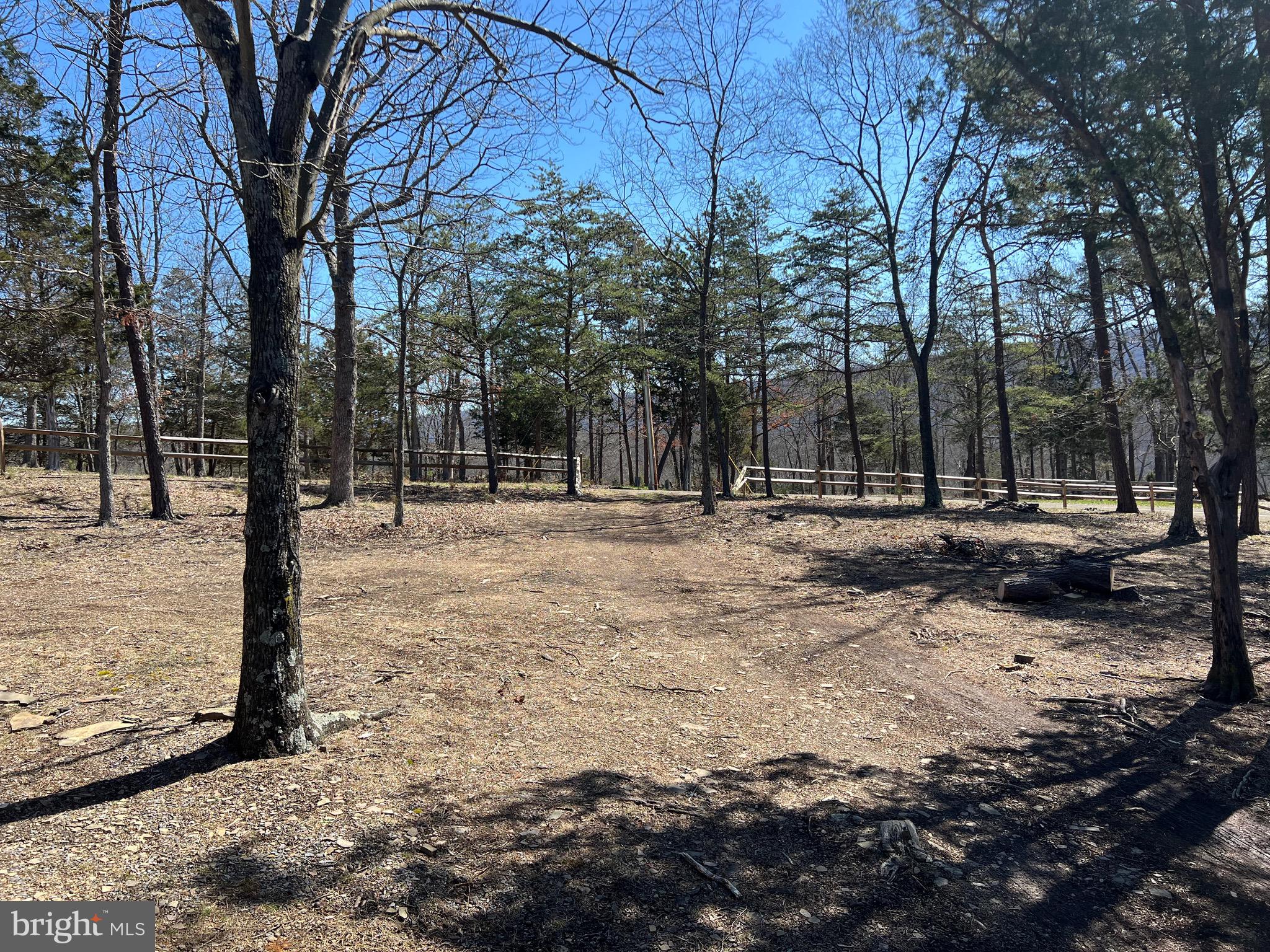 WHITETAIL RIDGE - Land