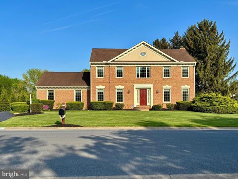 105 HAMMERSMITH LANE LITITZ PA 17543
