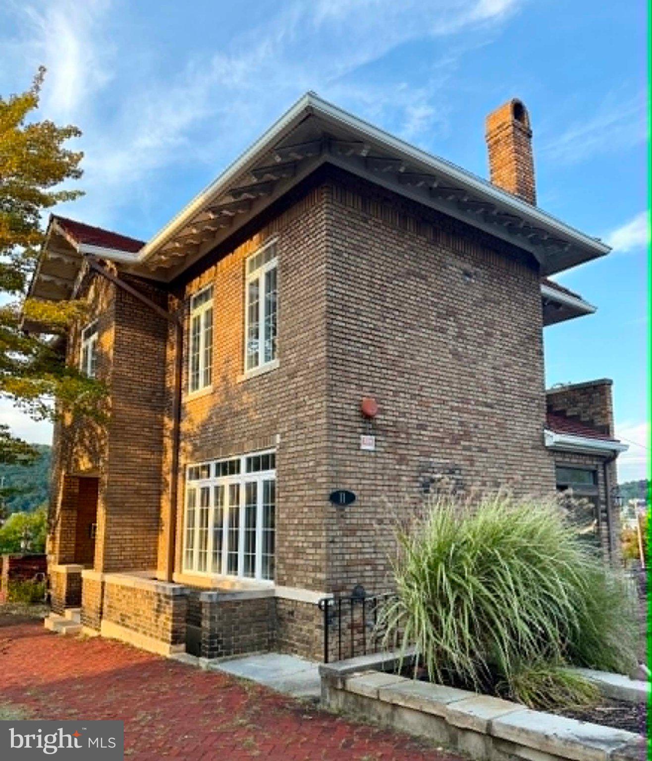 11 PROSPECT SQUARE