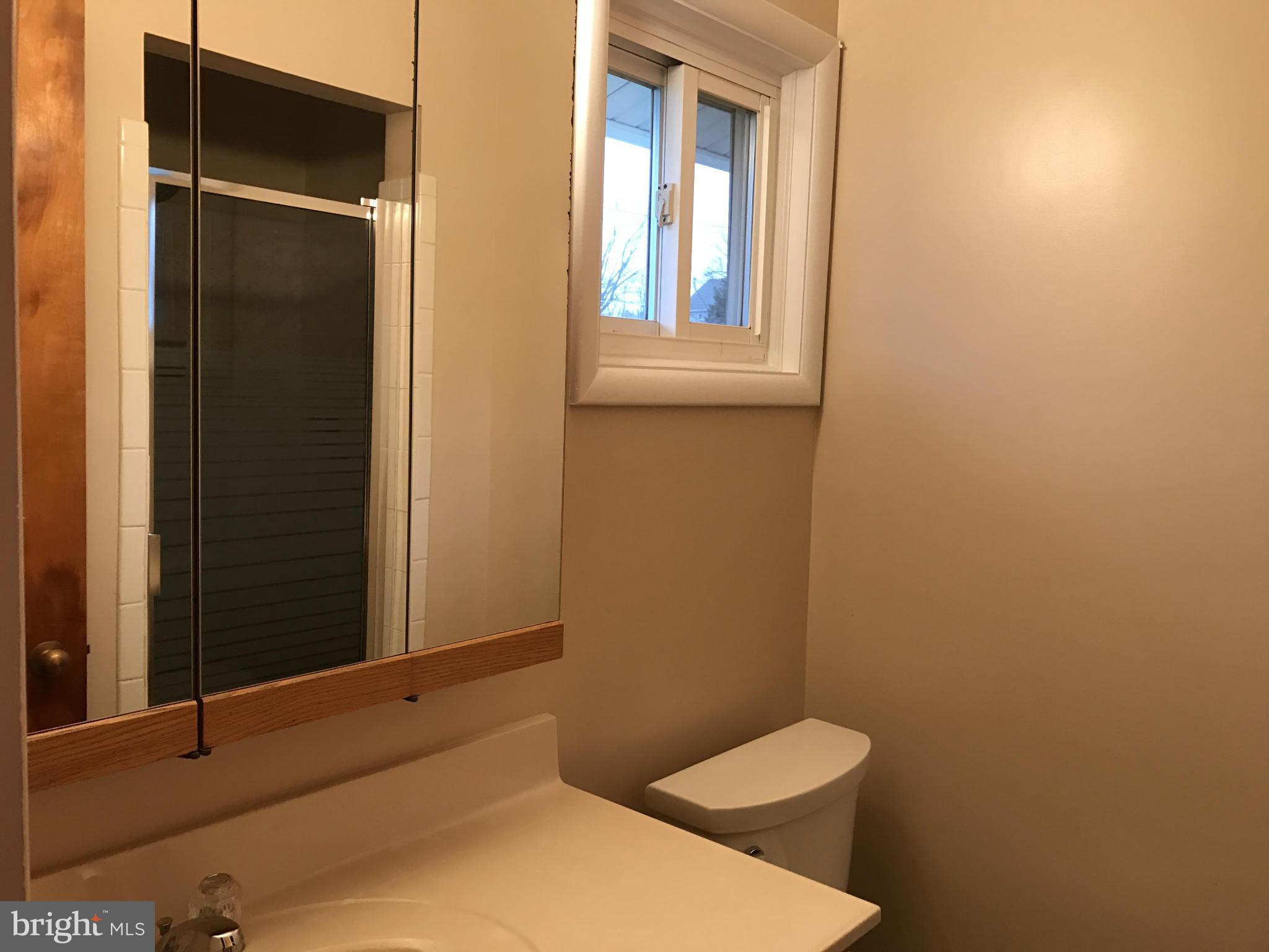 EAST VIENNA WOODS - Residential Lease