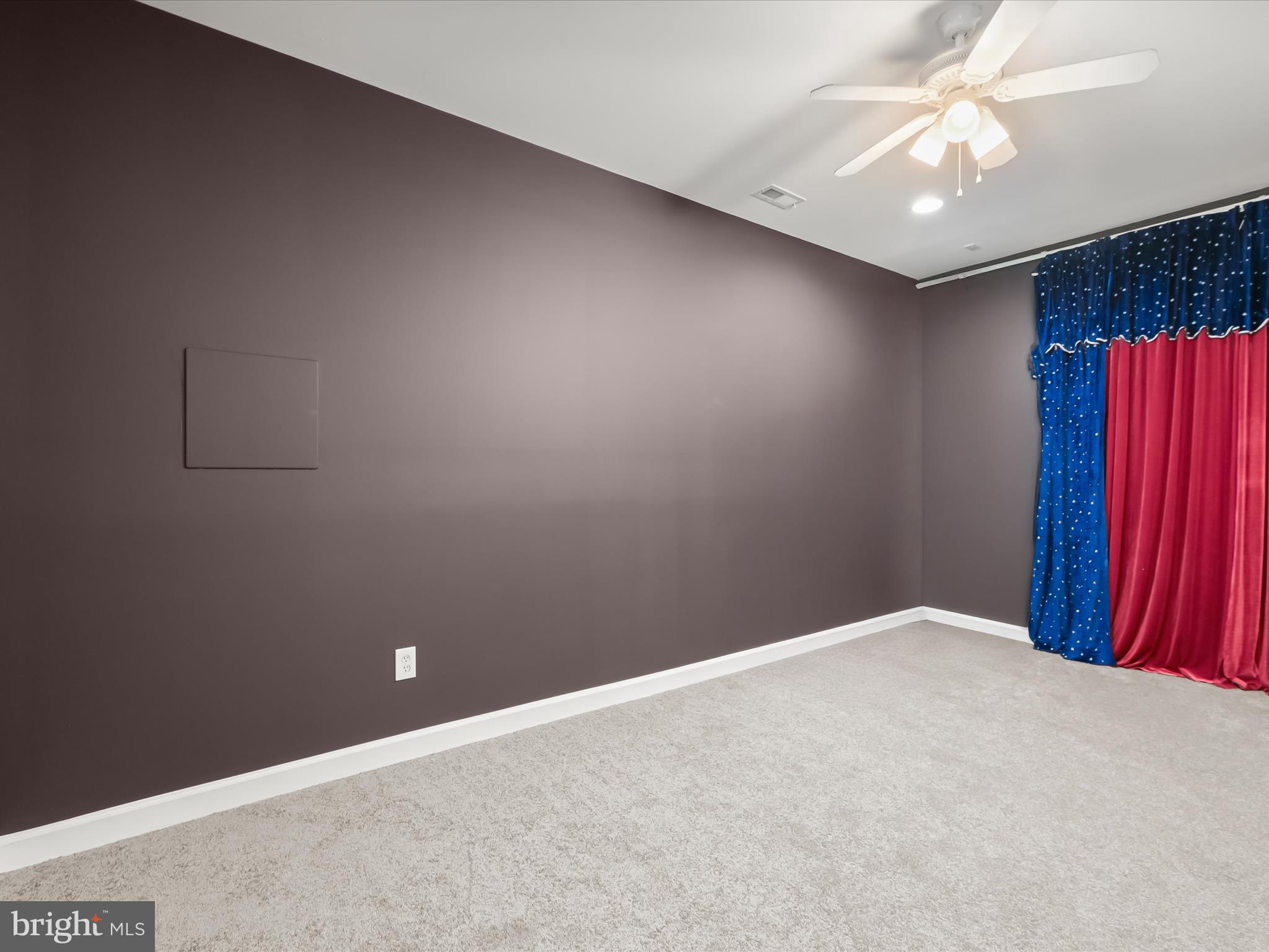 TWIN PINES - Residential