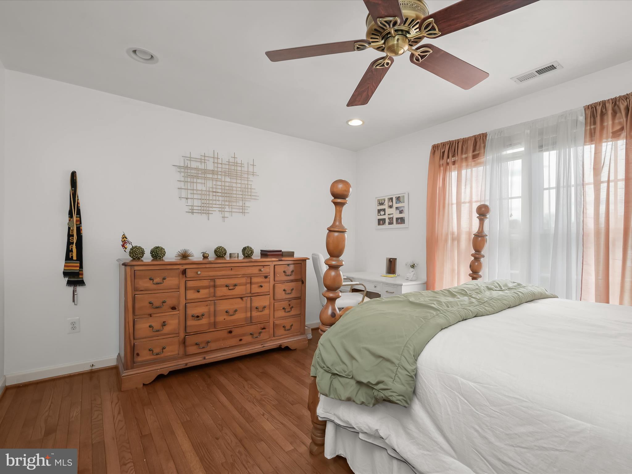 TWIN PINES - Residential