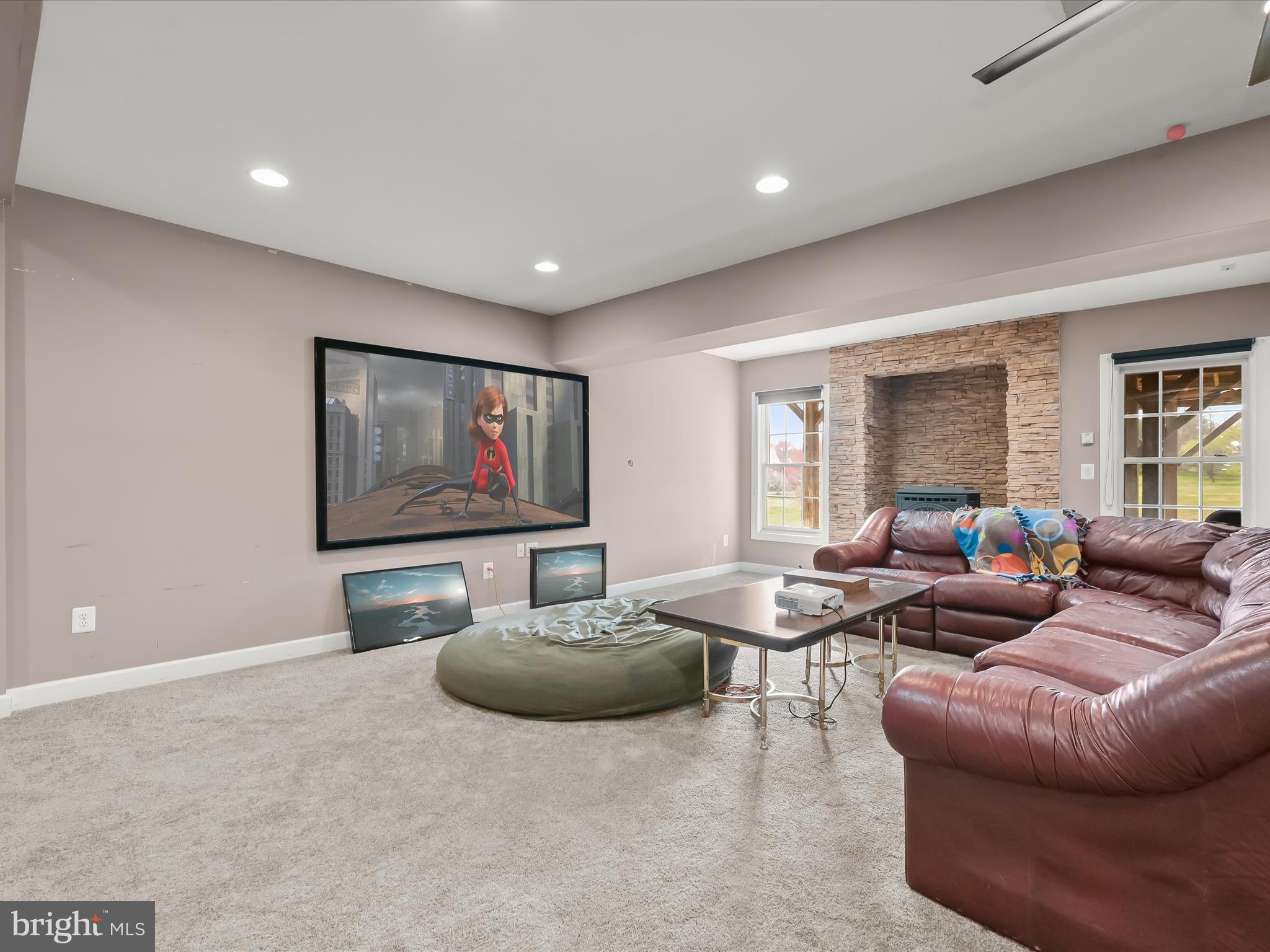 TWIN PINES - Residential