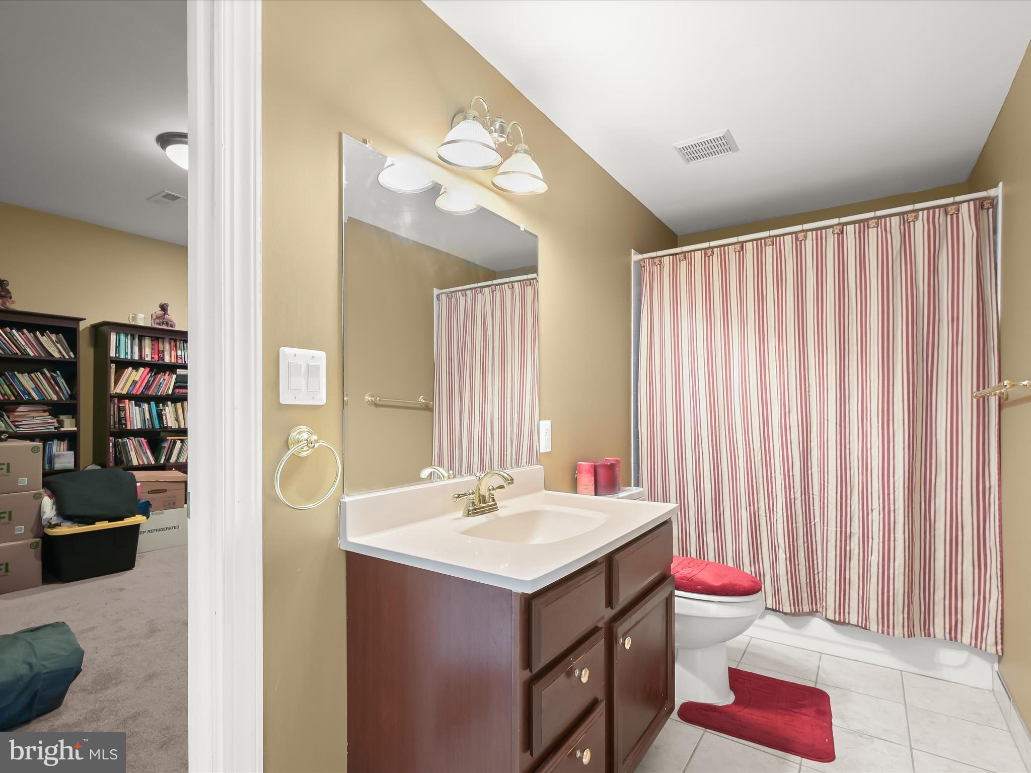 TWIN PINES - Residential