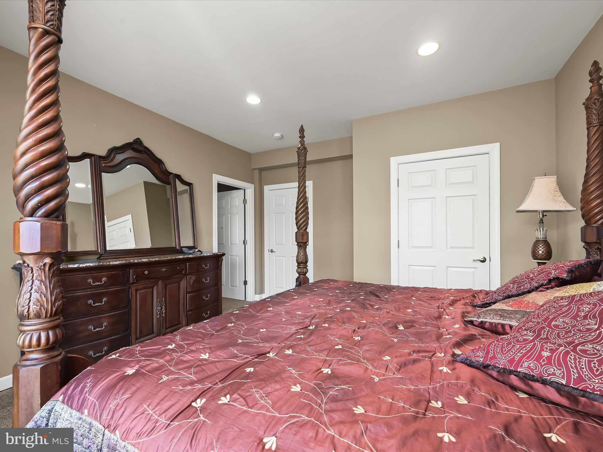 TWIN PINES - Residential