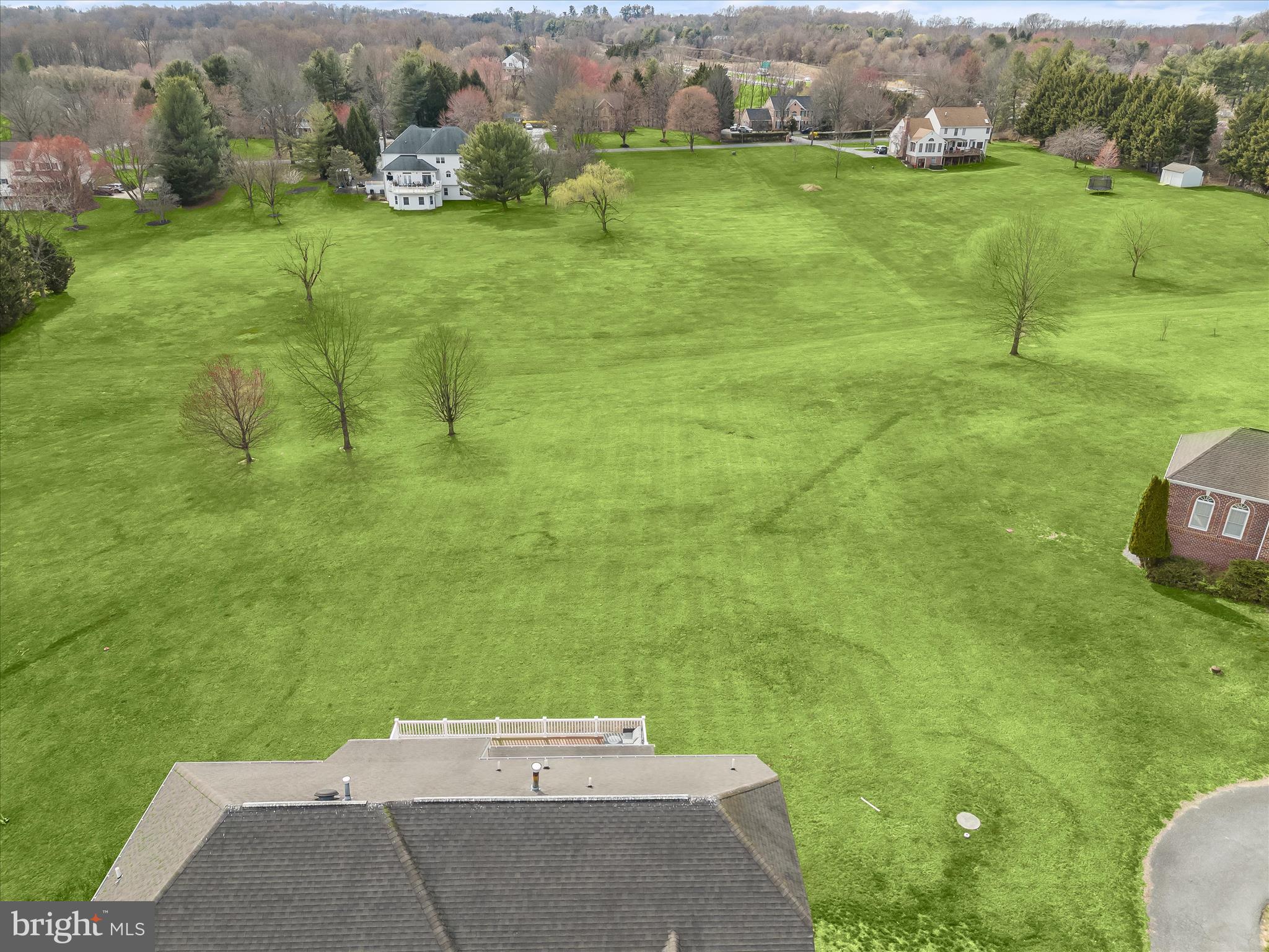 TWIN PINES - Residential