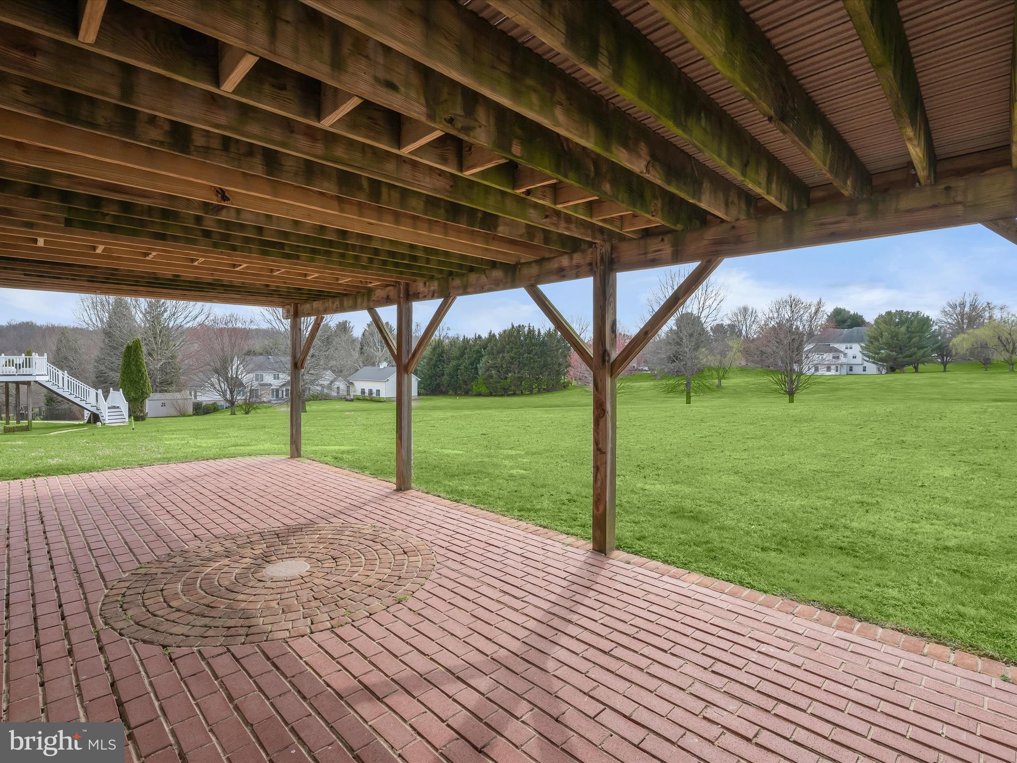 TWIN PINES - Residential