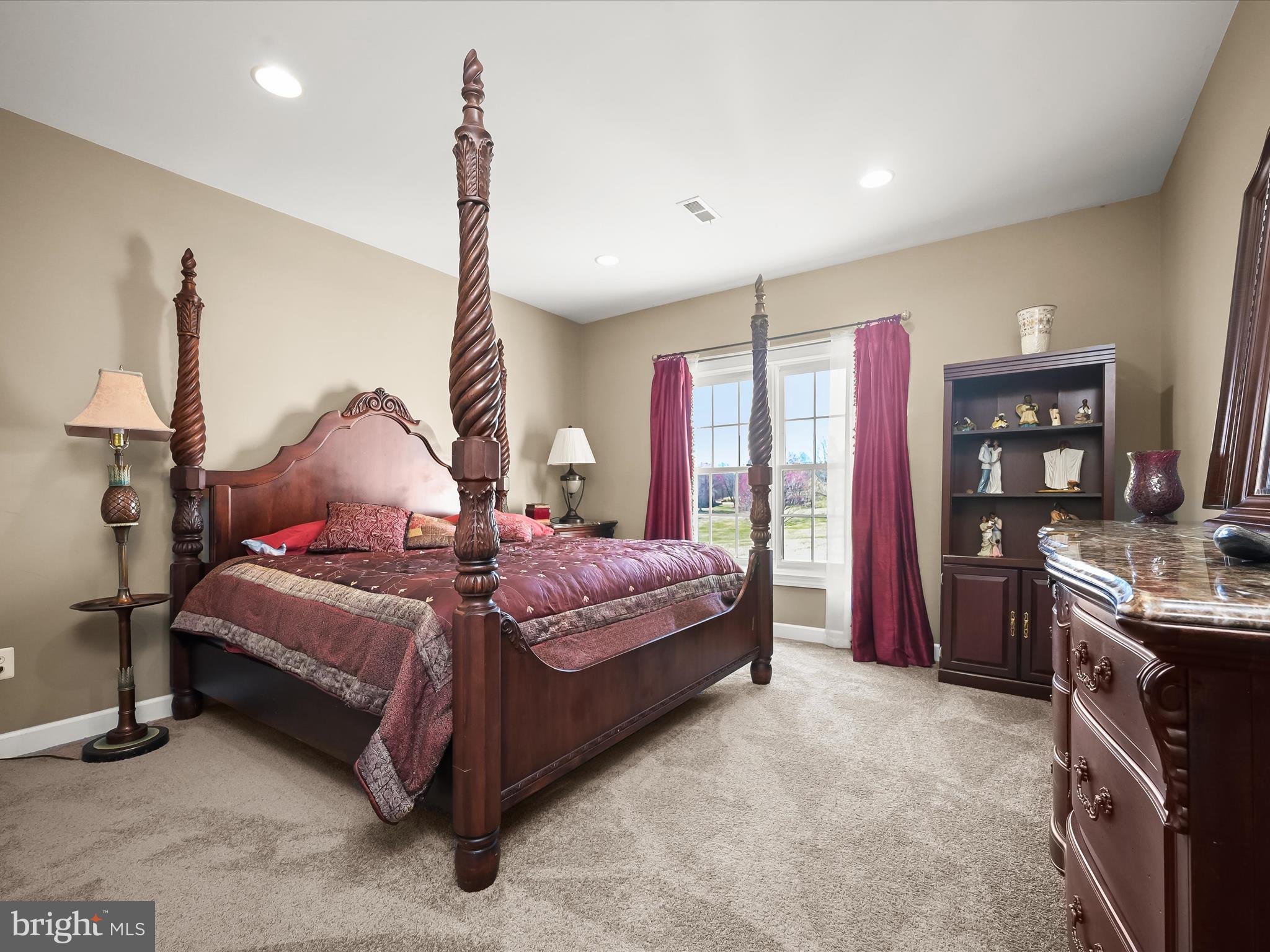 TWIN PINES - Residential