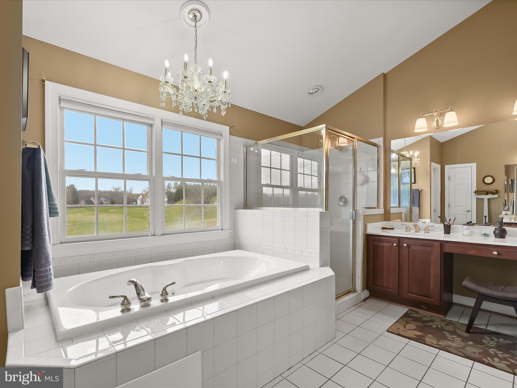 TWIN PINES - Residential