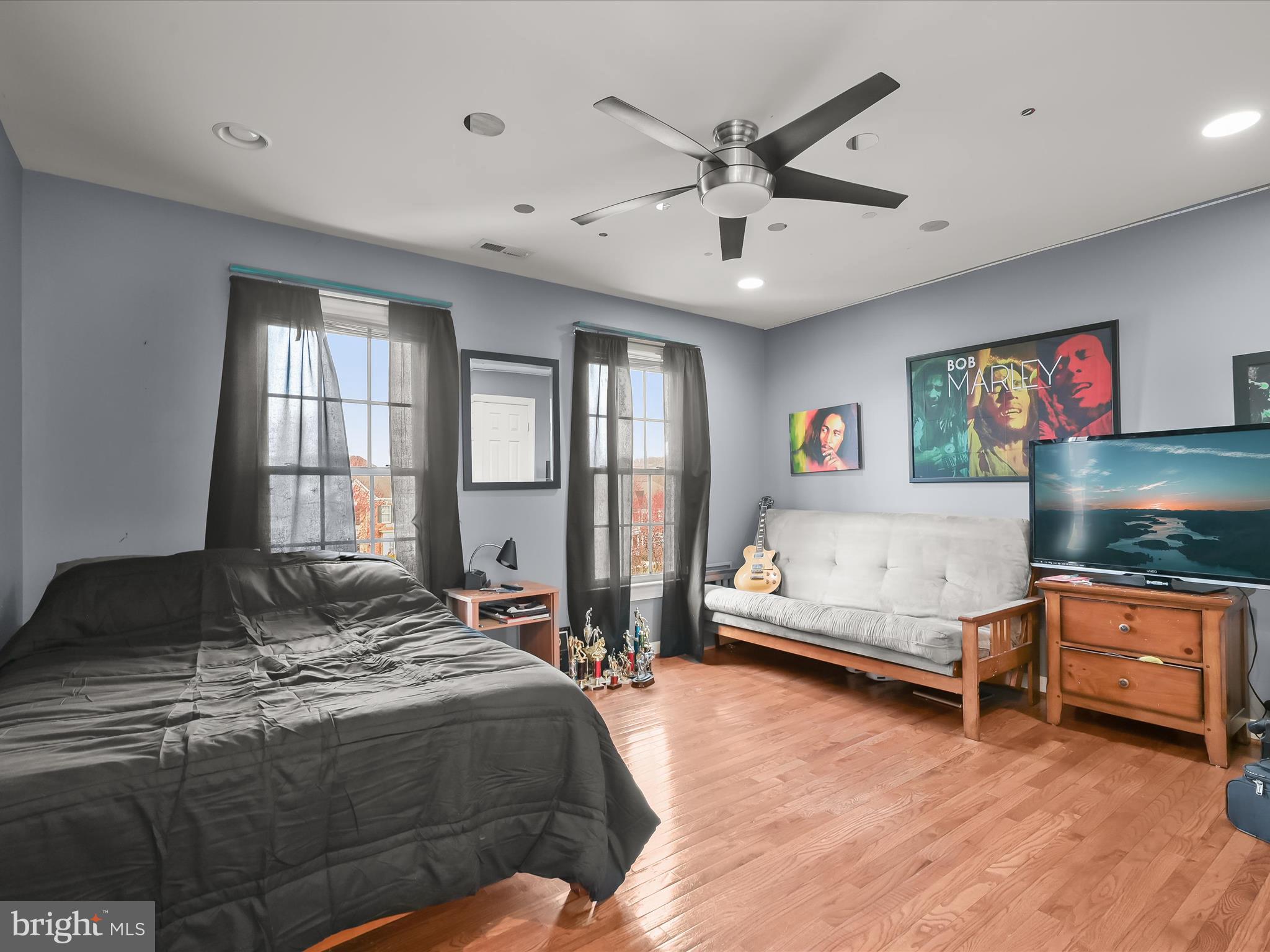 TWIN PINES - Residential