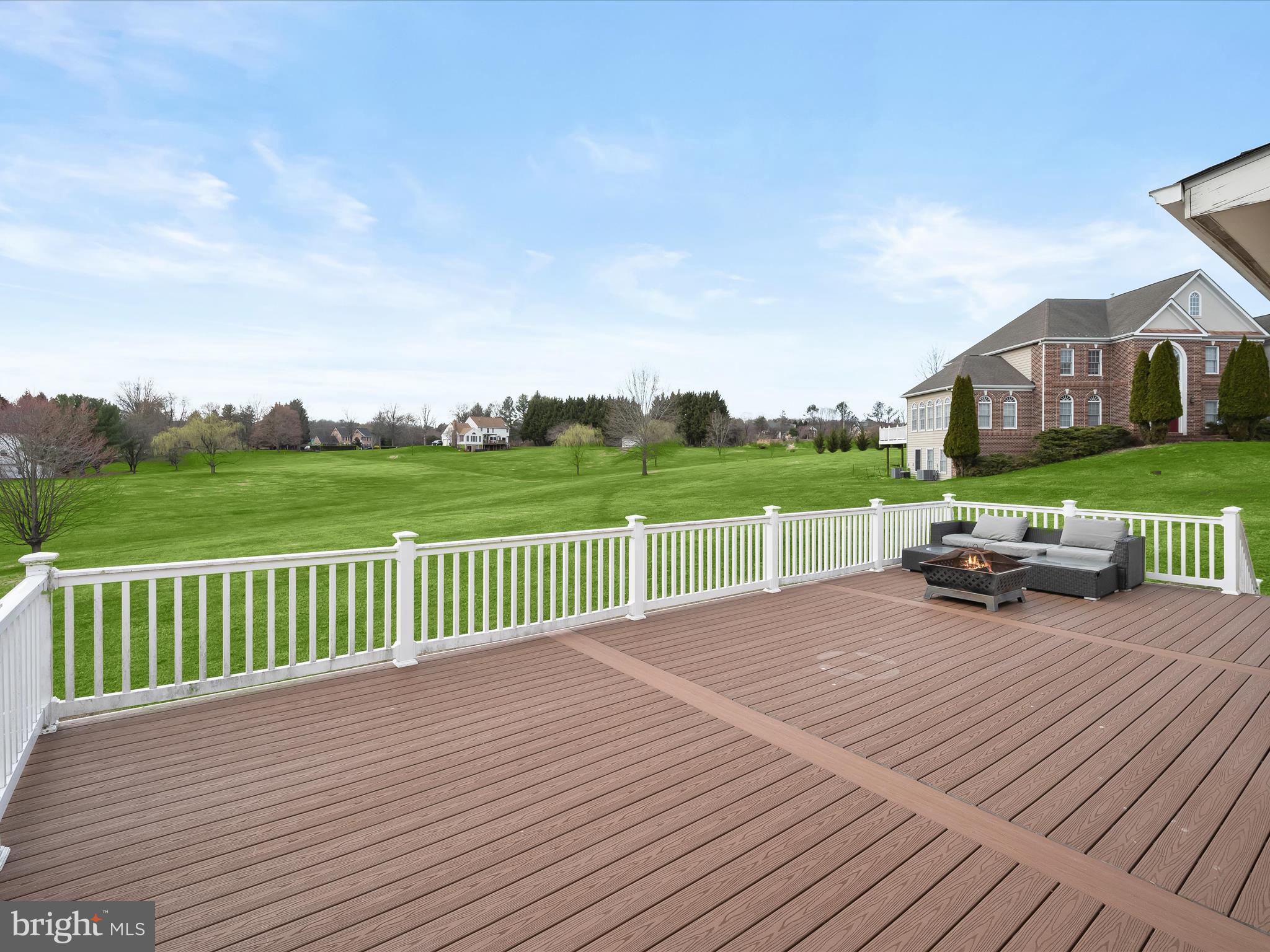 TWIN PINES - Residential