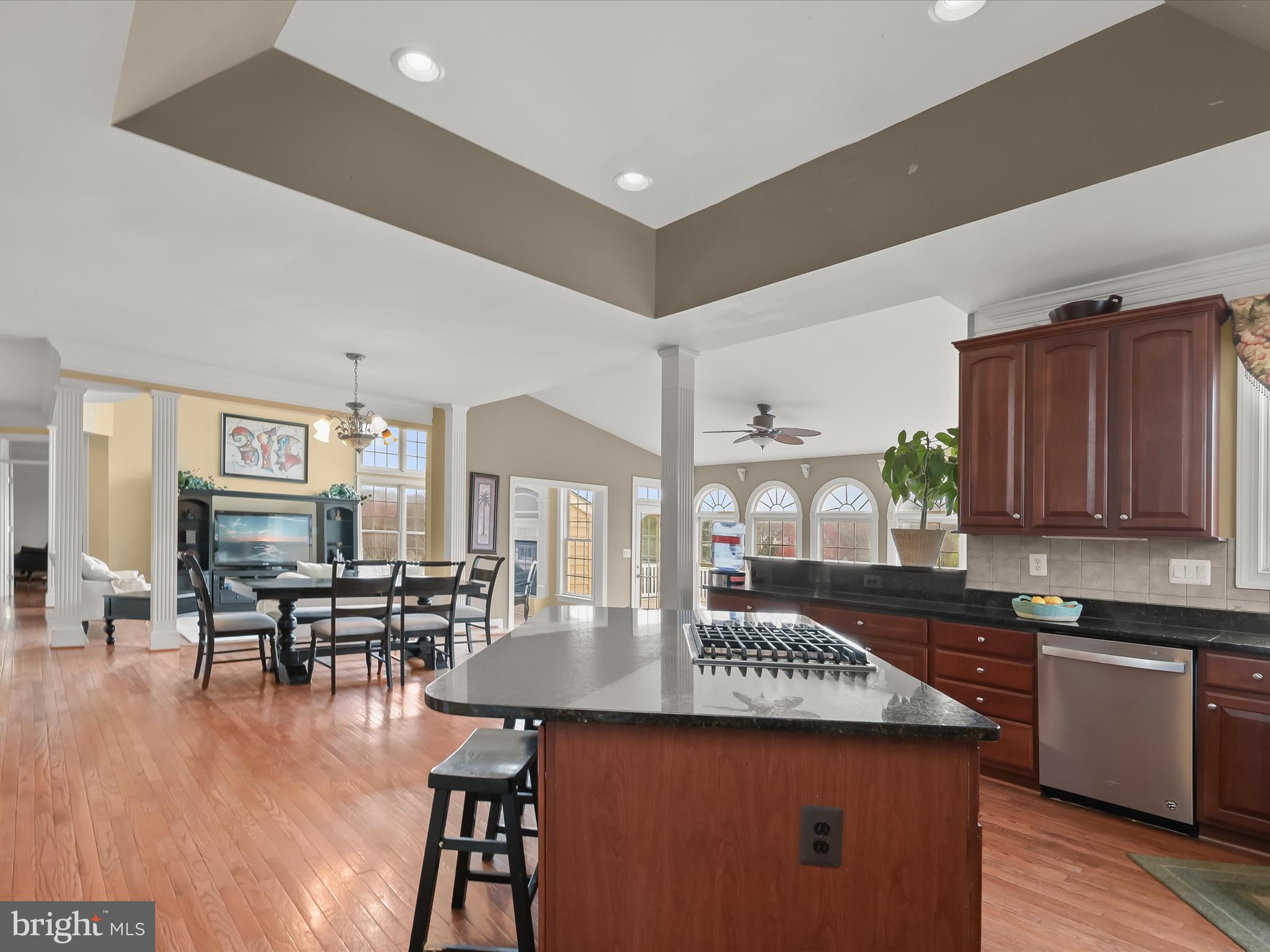 TWIN PINES - Residential