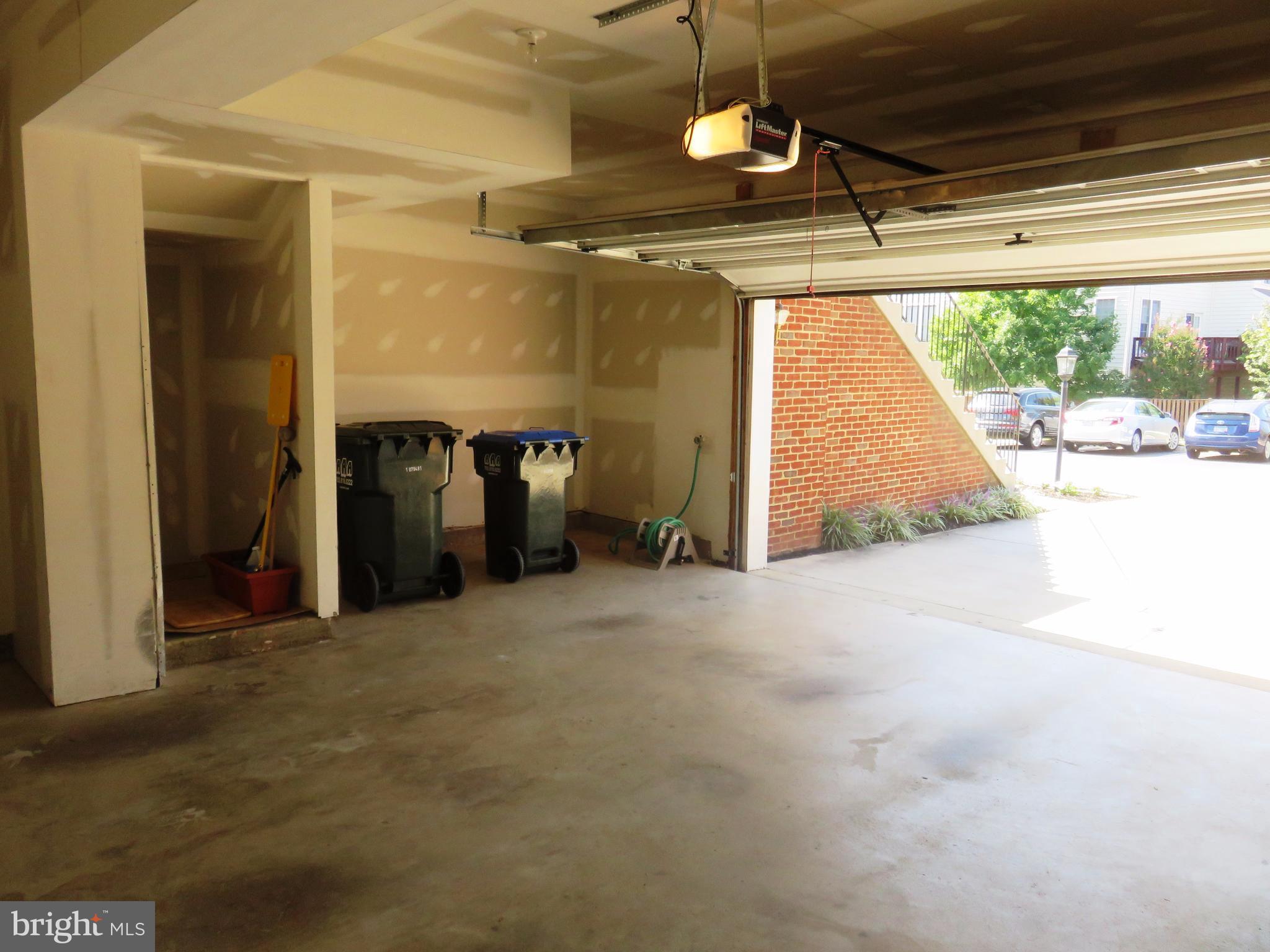 LOUDOUN VALLEY ESTATES - Residential Lease