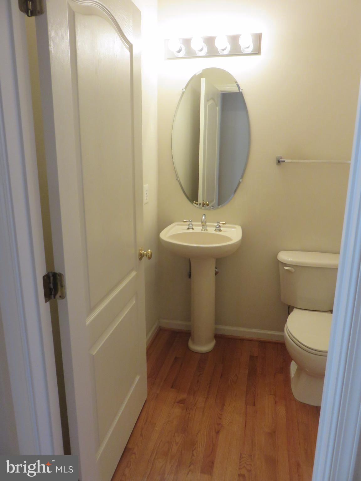 LOUDOUN VALLEY ESTATES - Residential Lease