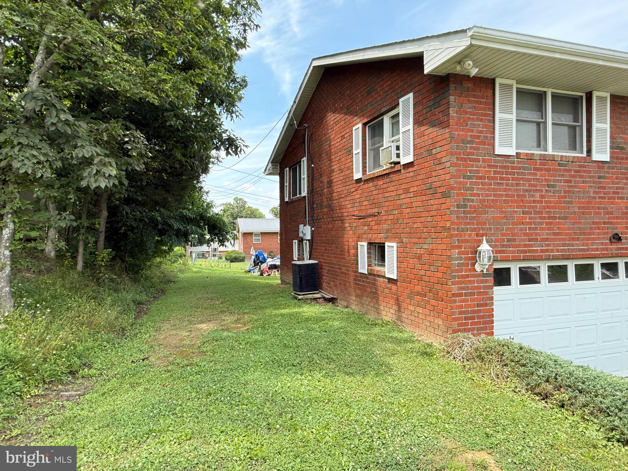 86 FORT ASHBY CEMETERY ROAD