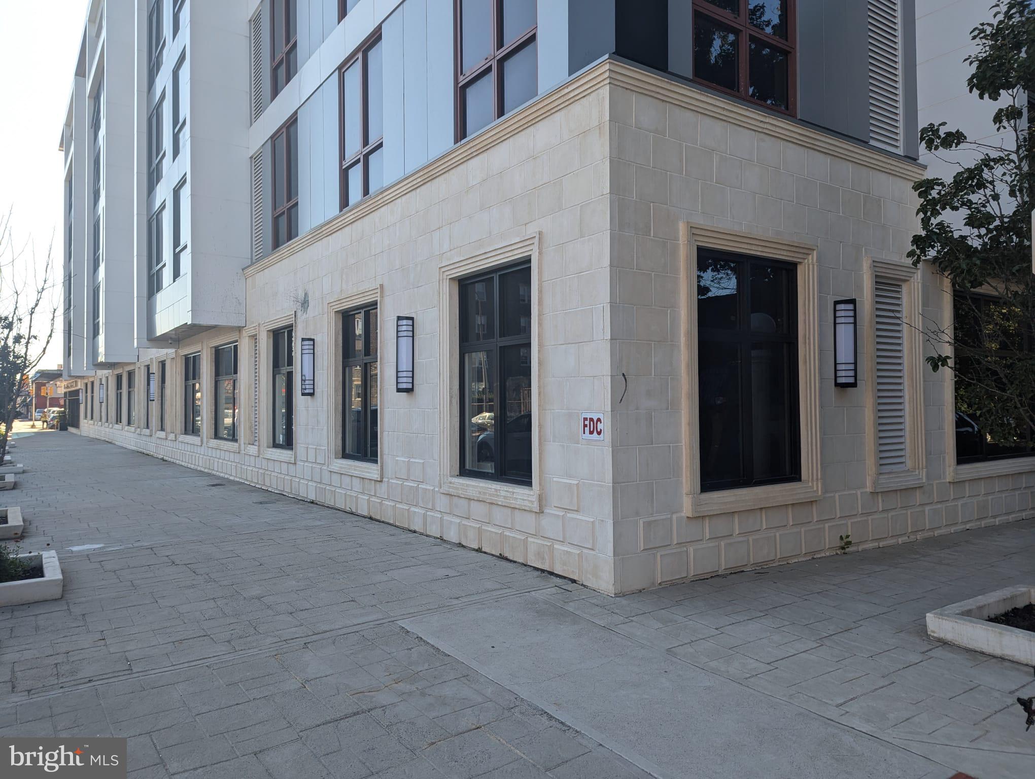 UNIVERSITY CITY - Commercial Lease