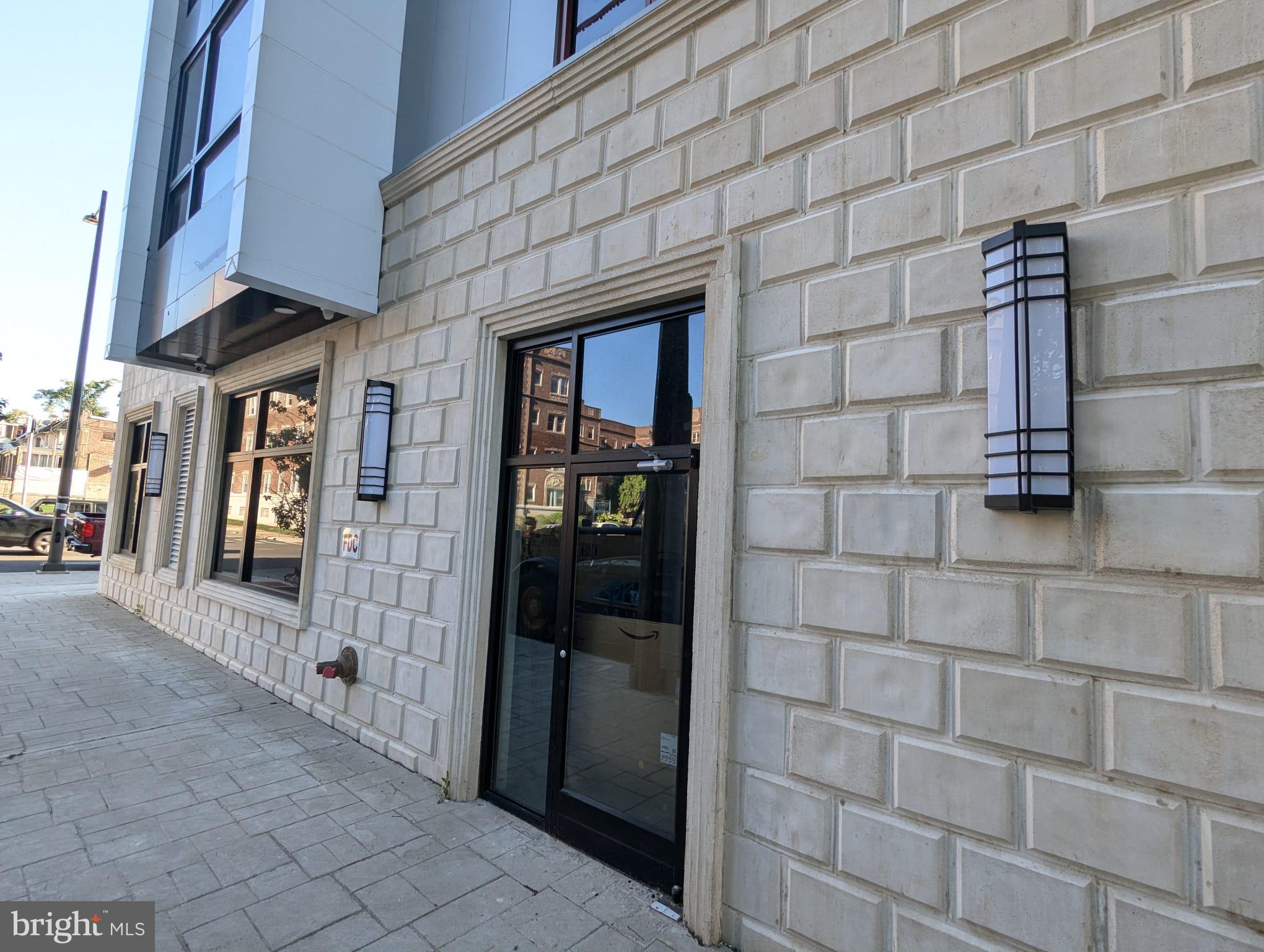 UNIVERSITY CITY - Commercial Lease