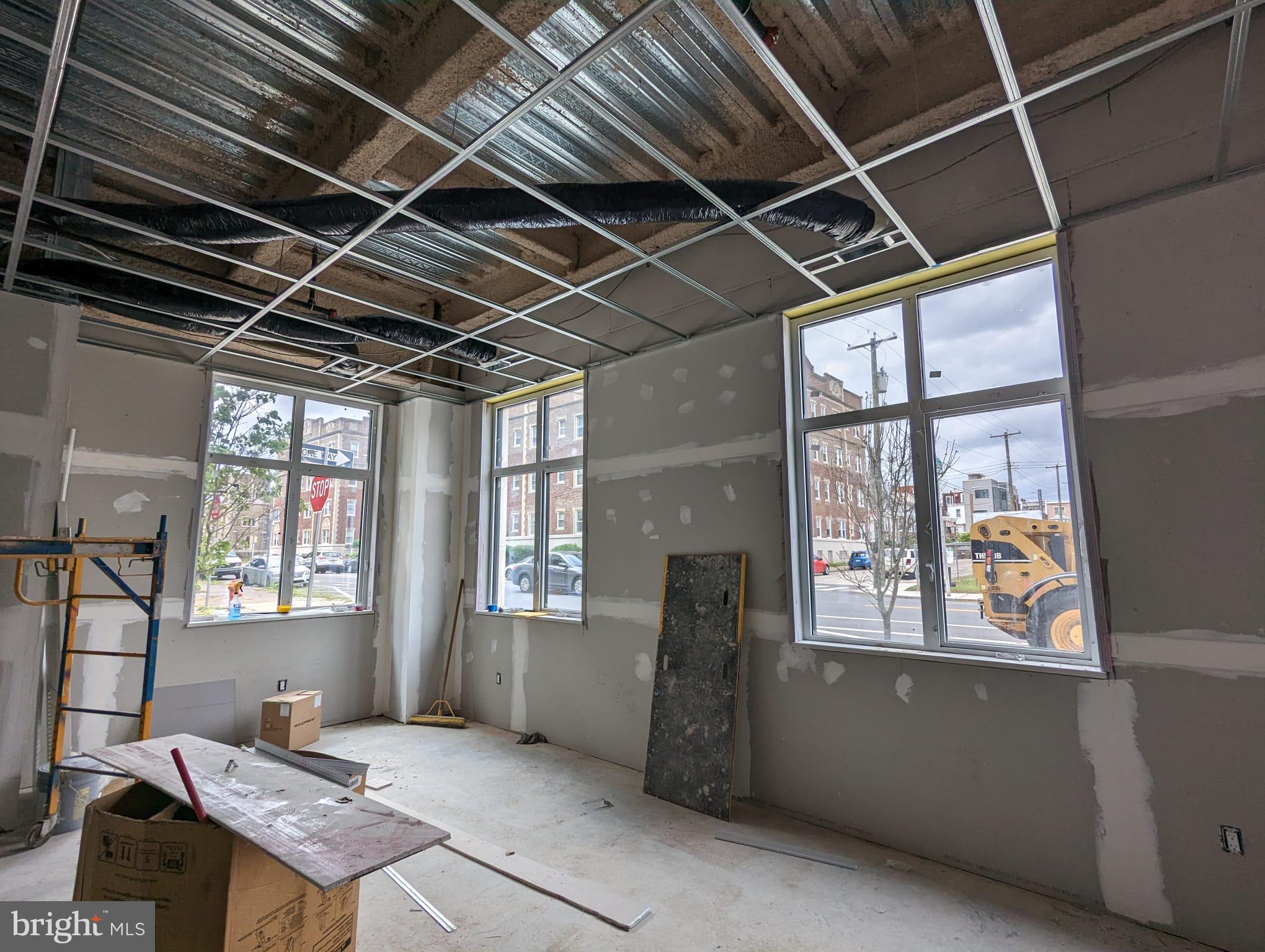 UNIVERSITY CITY - Commercial Lease