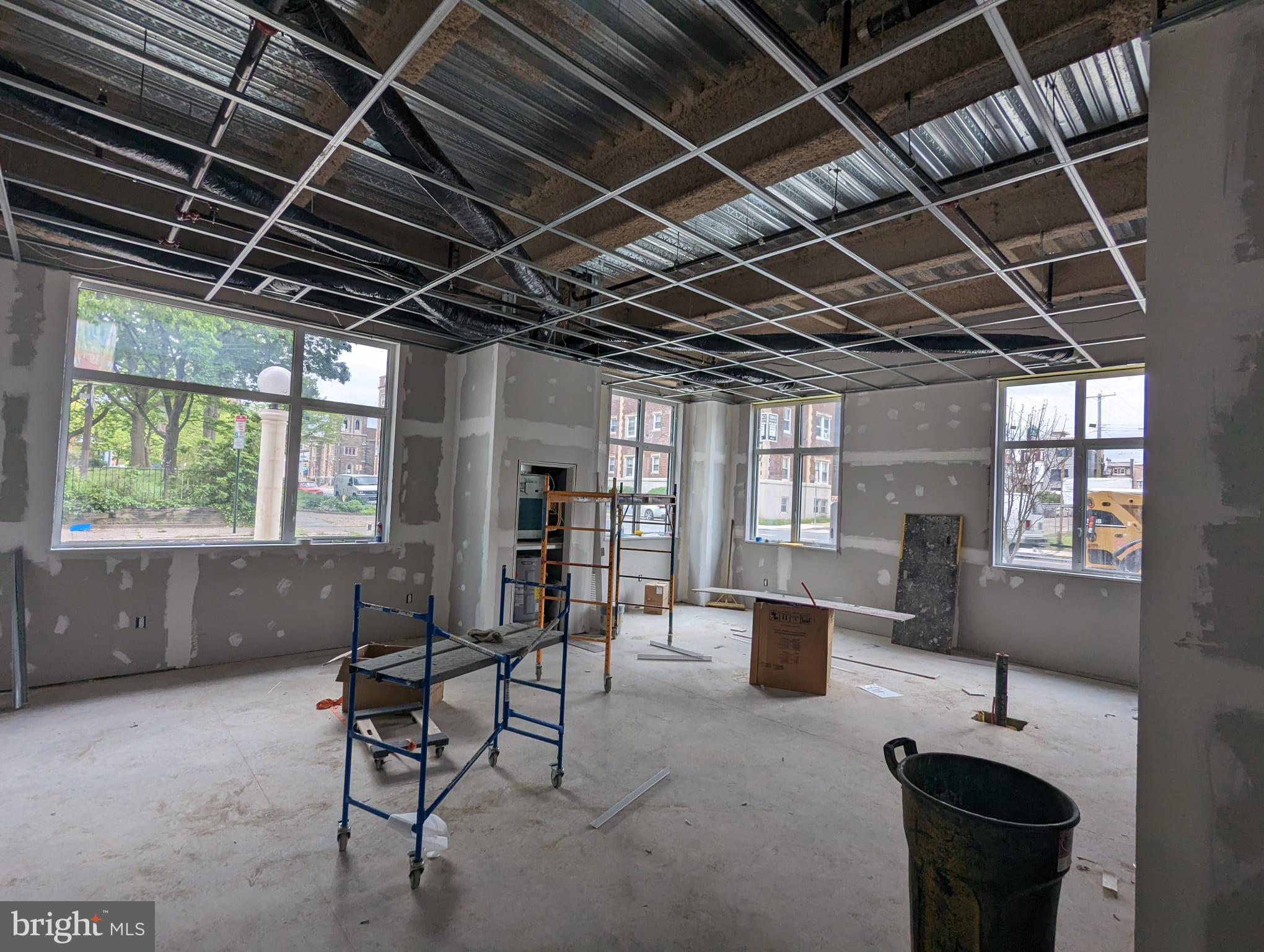 UNIVERSITY CITY - Commercial Lease