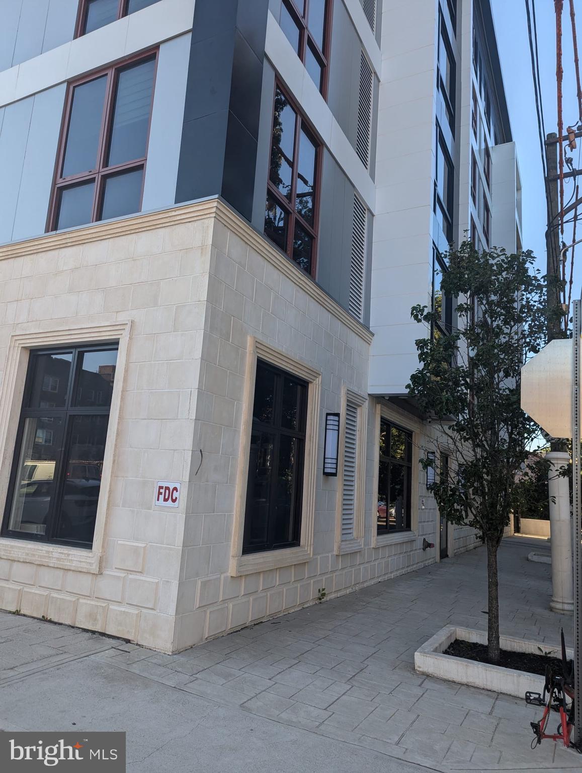 UNIVERSITY CITY - Commercial Lease