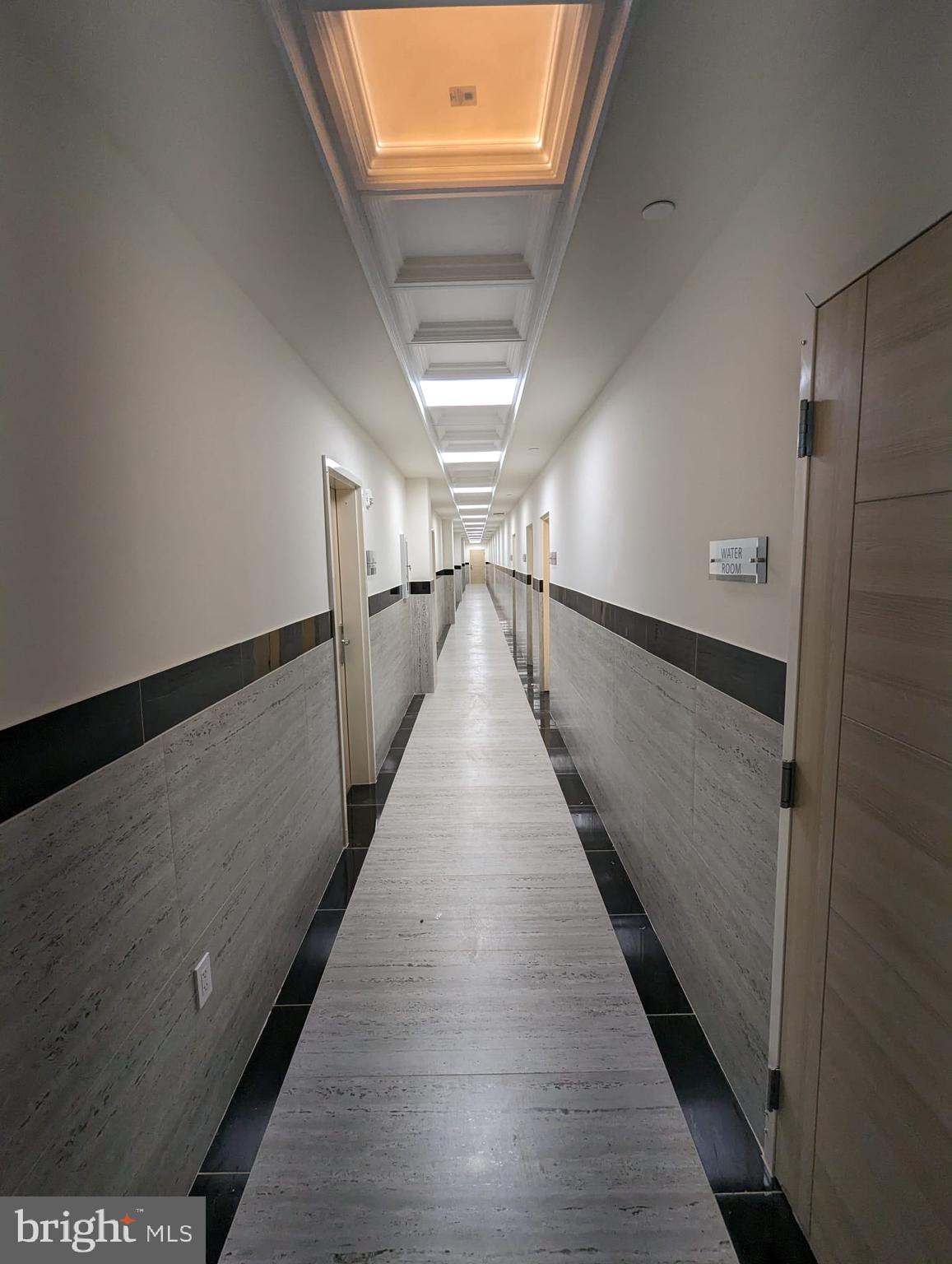 UNIVERSITY CITY - Commercial Lease