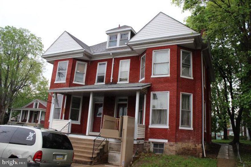 Well kept brick 4 unit in nice condition . Positive money maker!! Sit back and let the income flow! Fully occupied with reliable tenants. Owner pays for water sewage and trash. Call today!