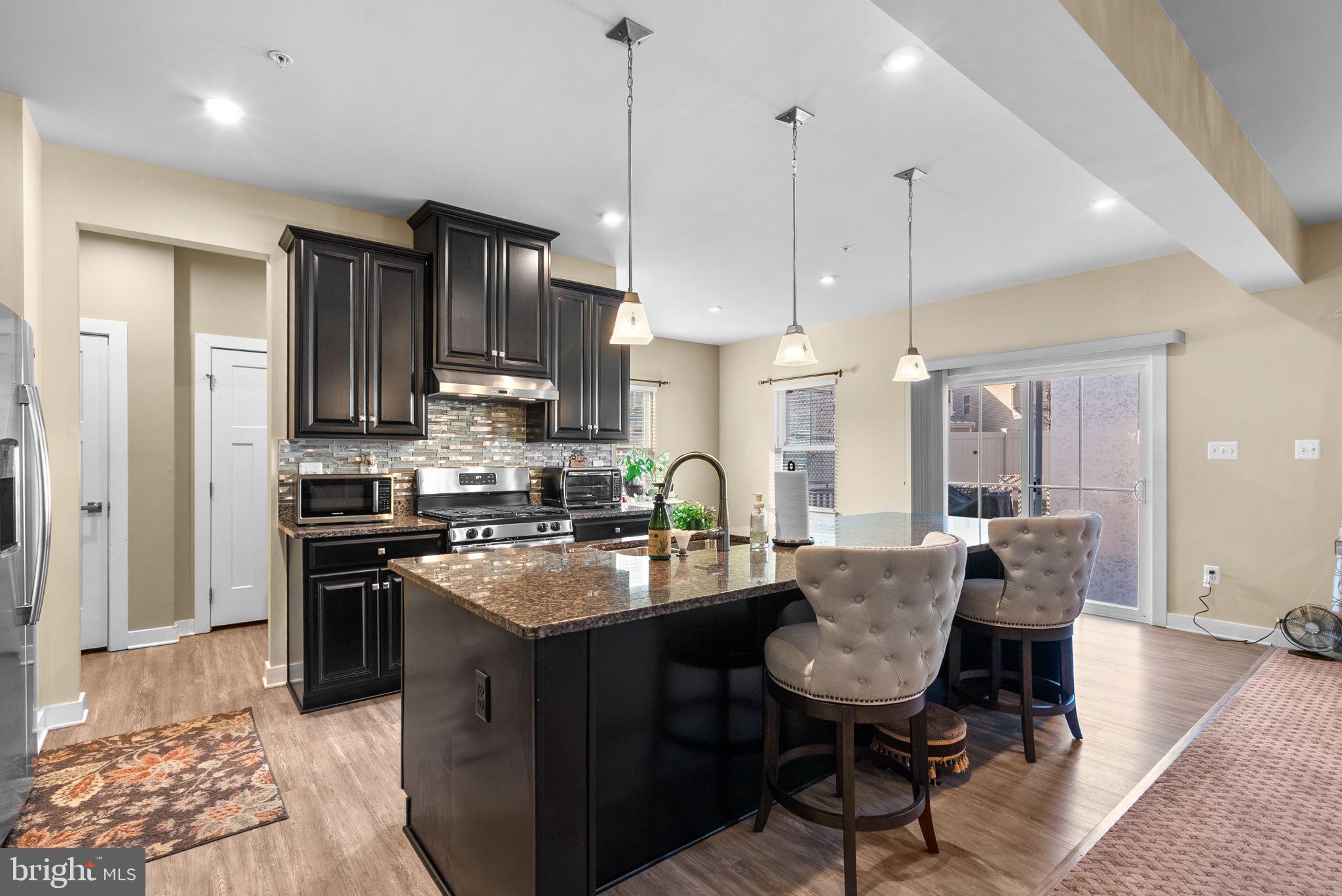 CREEKSIDE VILLAGE AT TANYARD SPRINGS - Residential