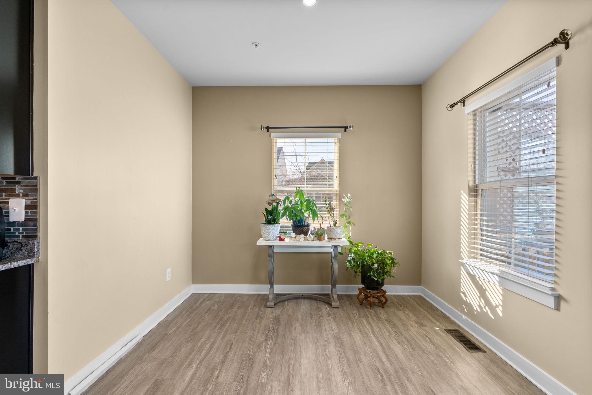 CREEKSIDE VILLAGE AT TANYARD SPRINGS - Residential