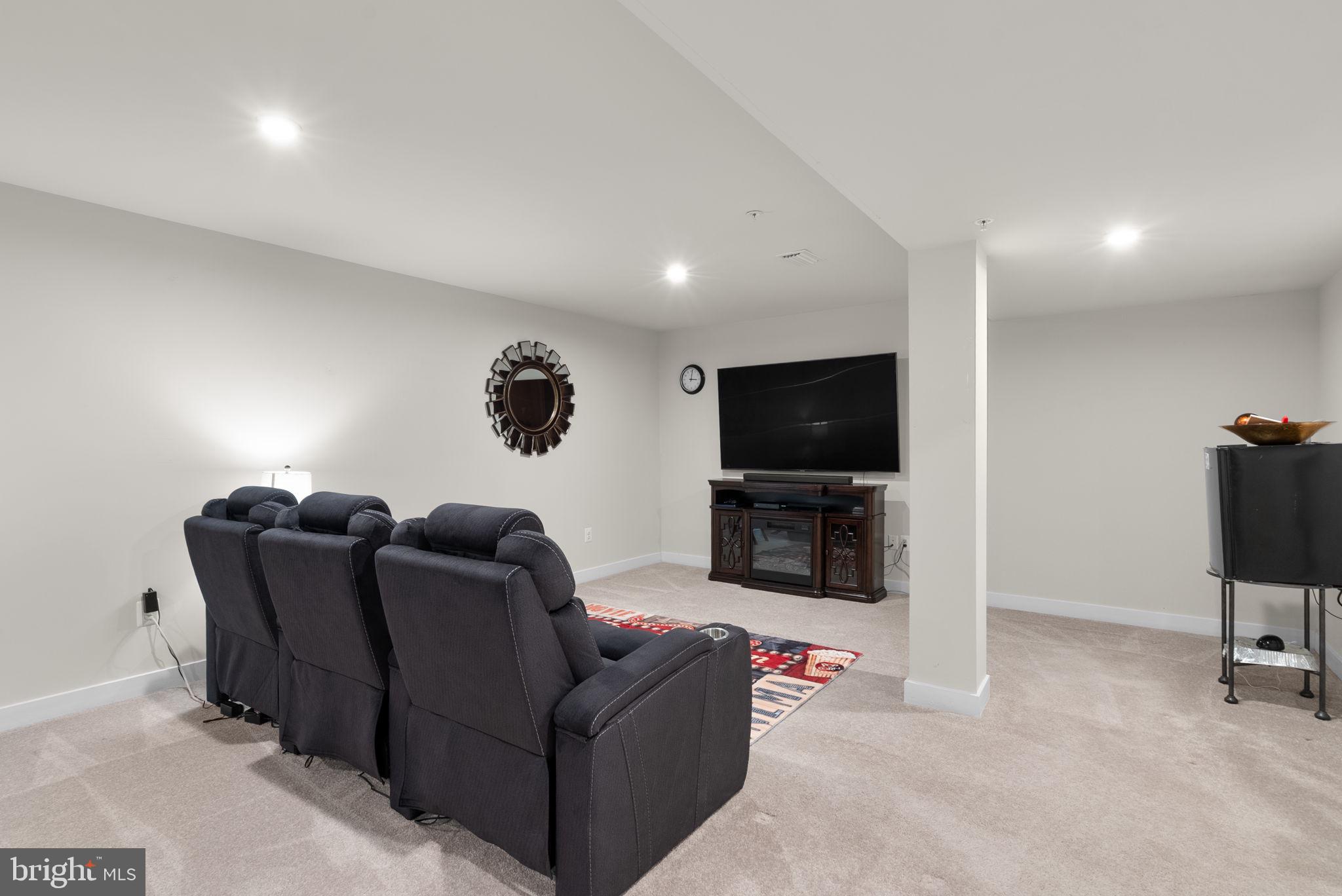 CREEKSIDE VILLAGE AT TANYARD SPRINGS - Residential