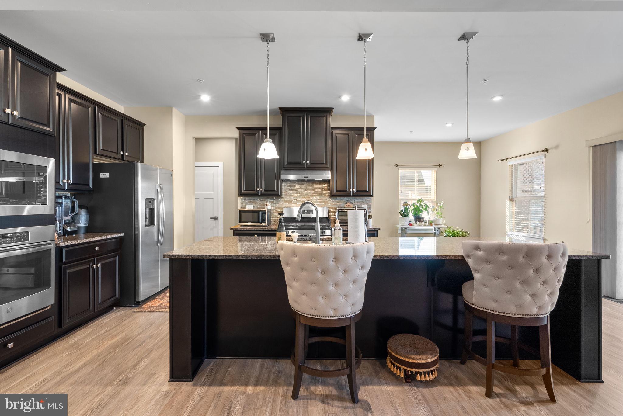 8193 HICKORY HOLLOW DRIVE