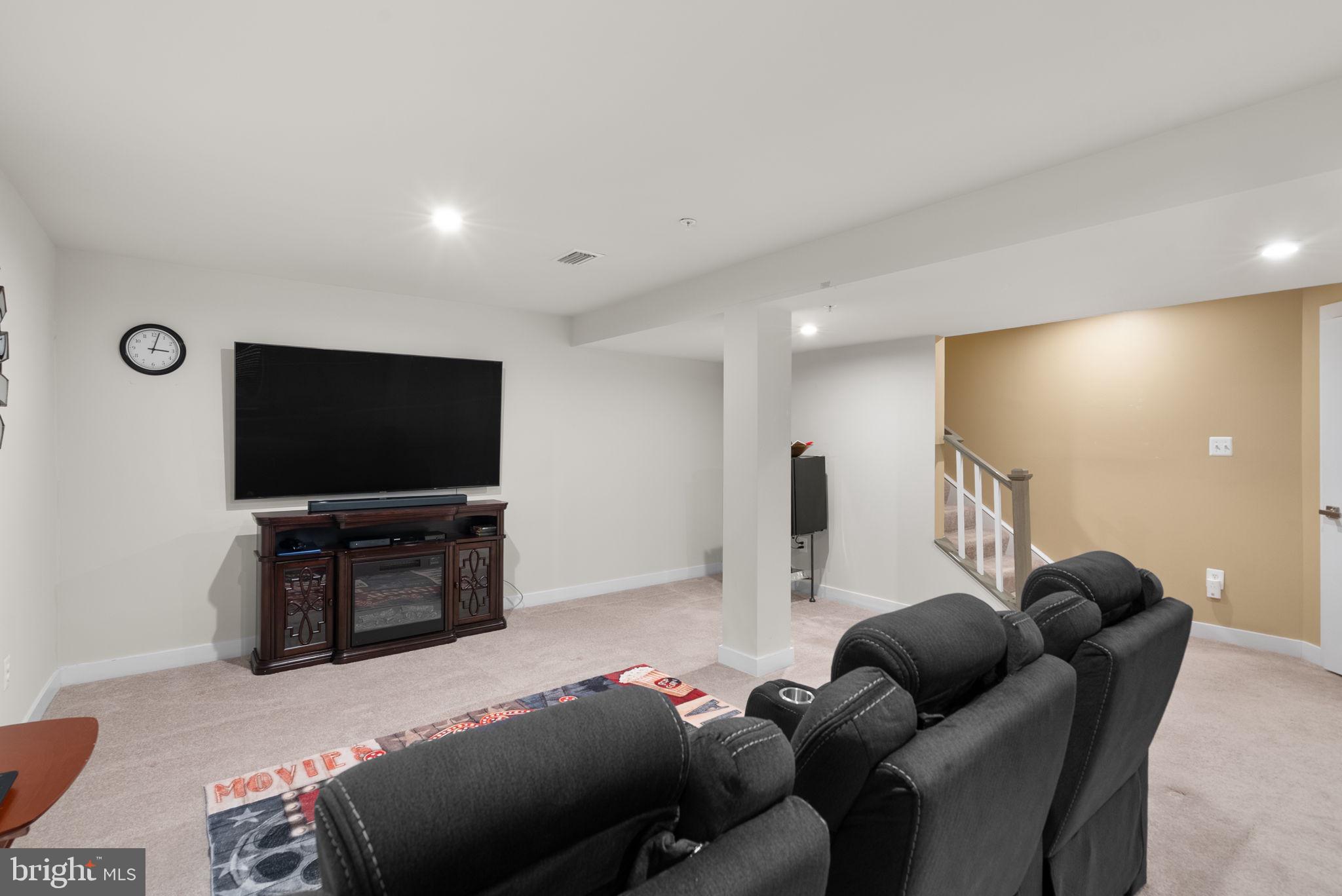 CREEKSIDE VILLAGE AT TANYARD SPRINGS - Residential