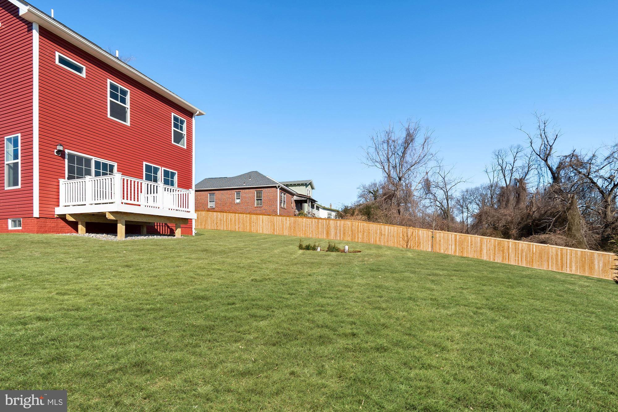 DEANWOOD PARK - Residential