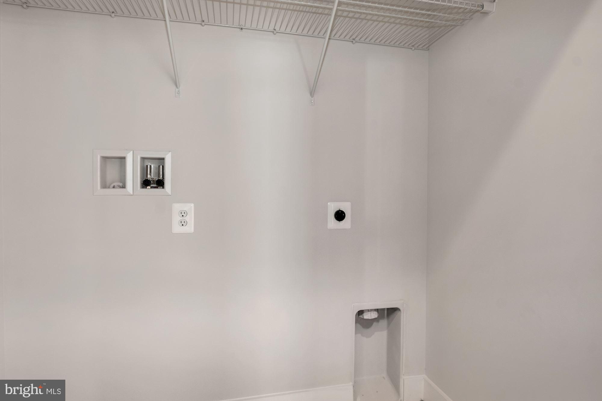 DEANWOOD PARK - Residential