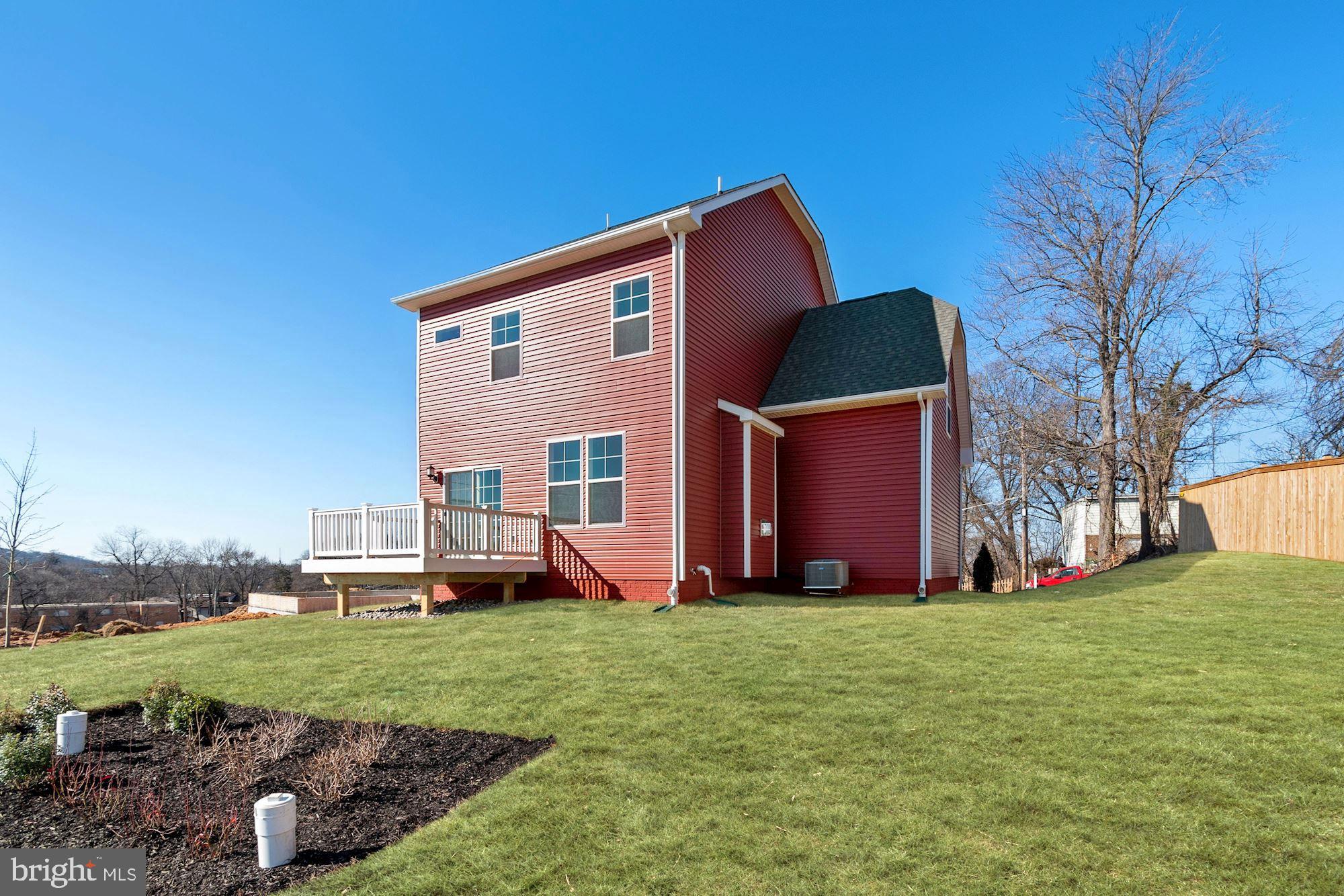 DEANWOOD PARK - Residential