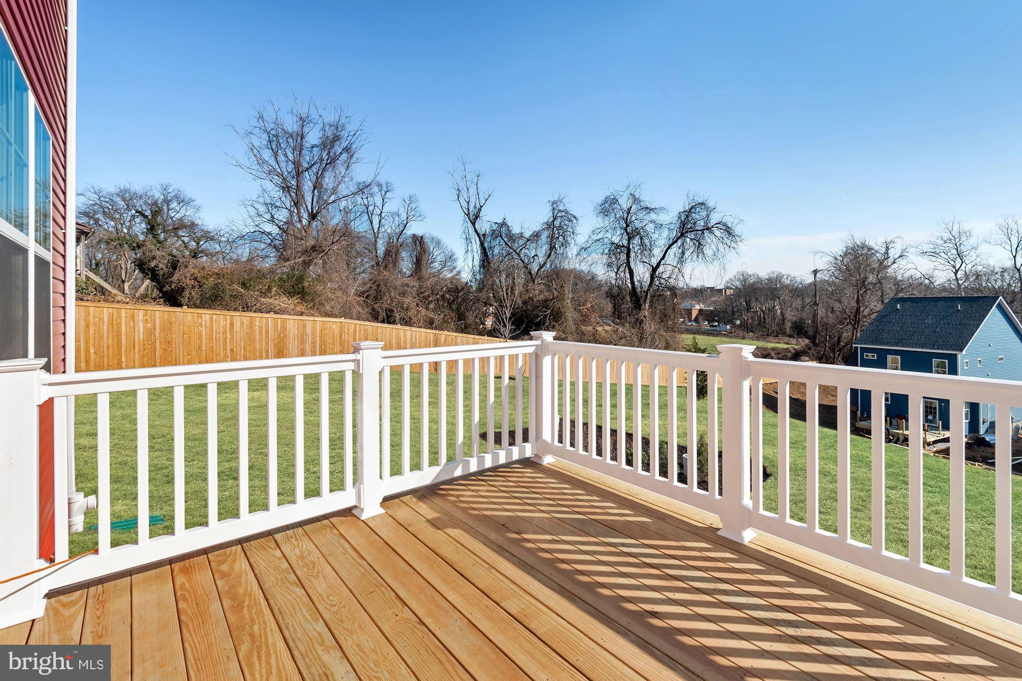 DEANWOOD PARK - Residential