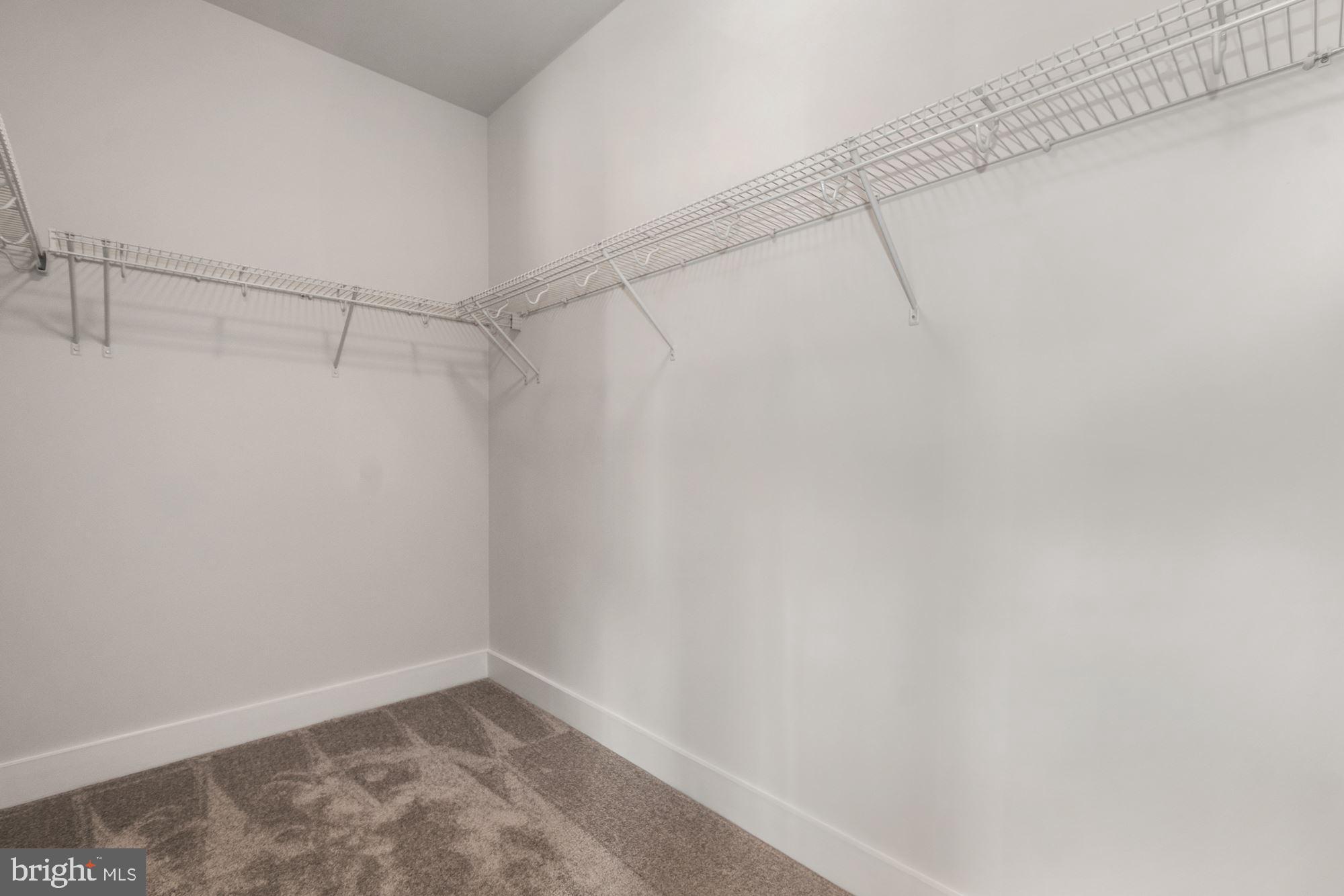 DEANWOOD PARK - Residential