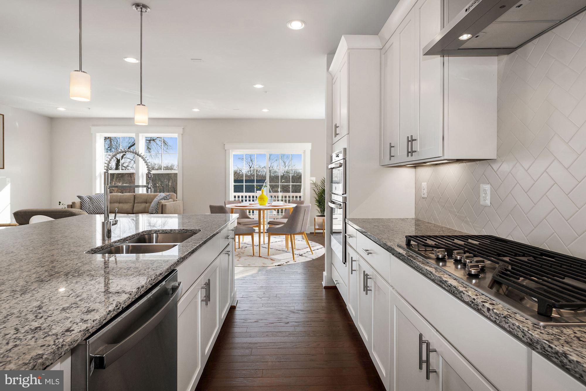 DEANWOOD PARK - Residential