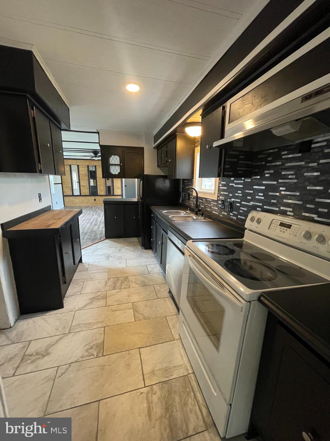 CINDY'S MOBILE HOME PARK - Residential