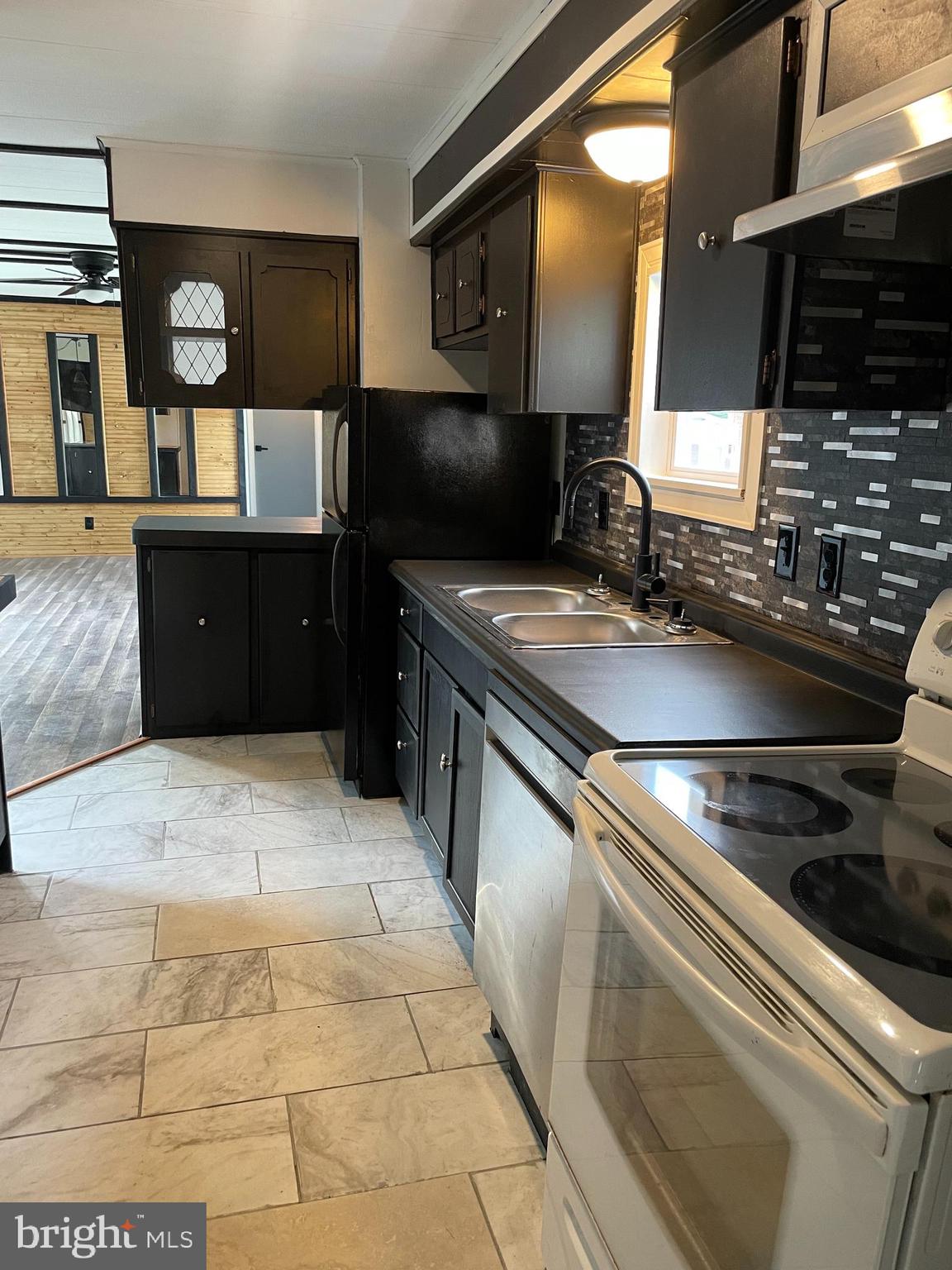 CINDY'S MOBILE HOME PARK - Residential