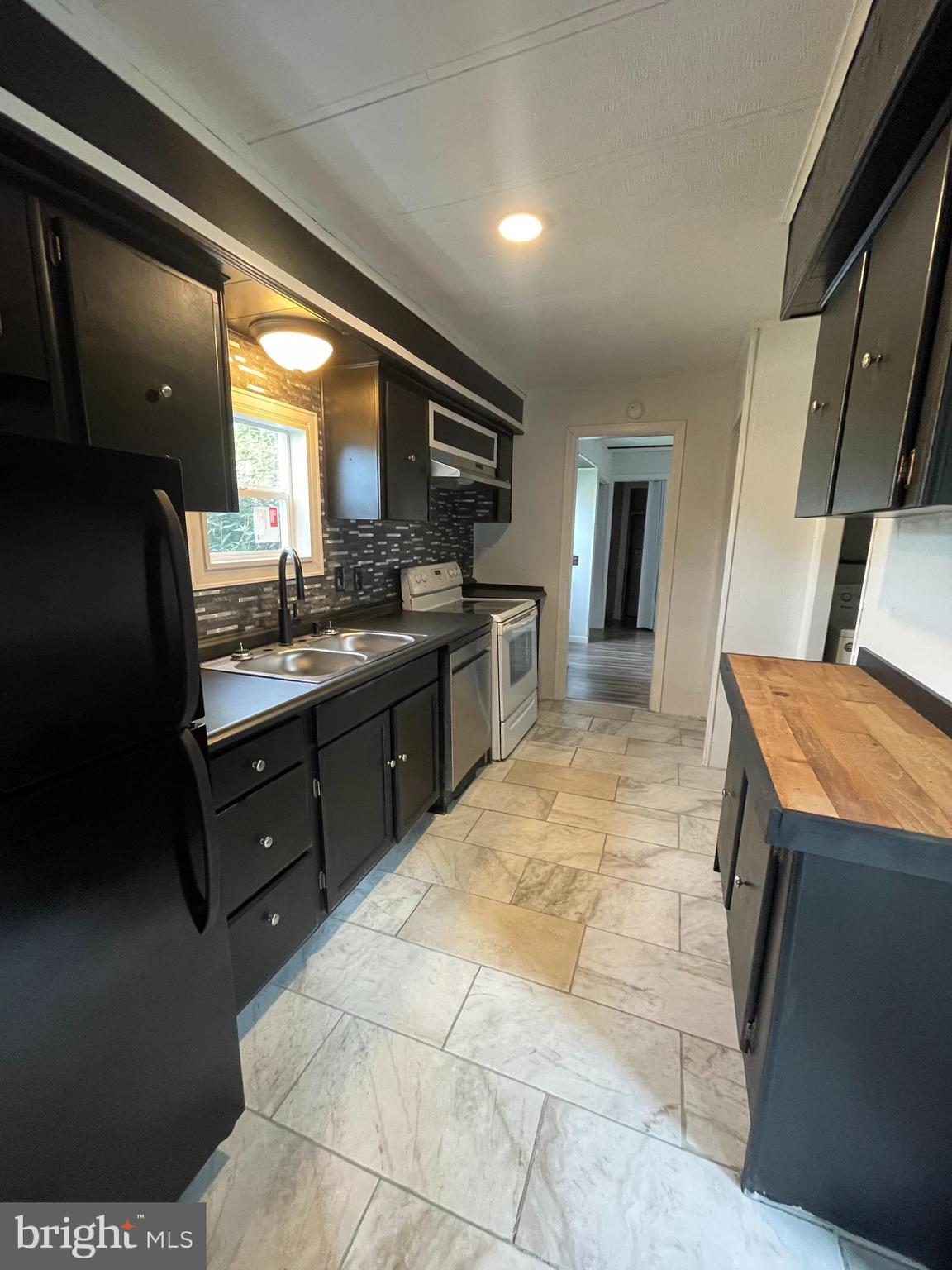 CINDY'S MOBILE HOME PARK - Residential