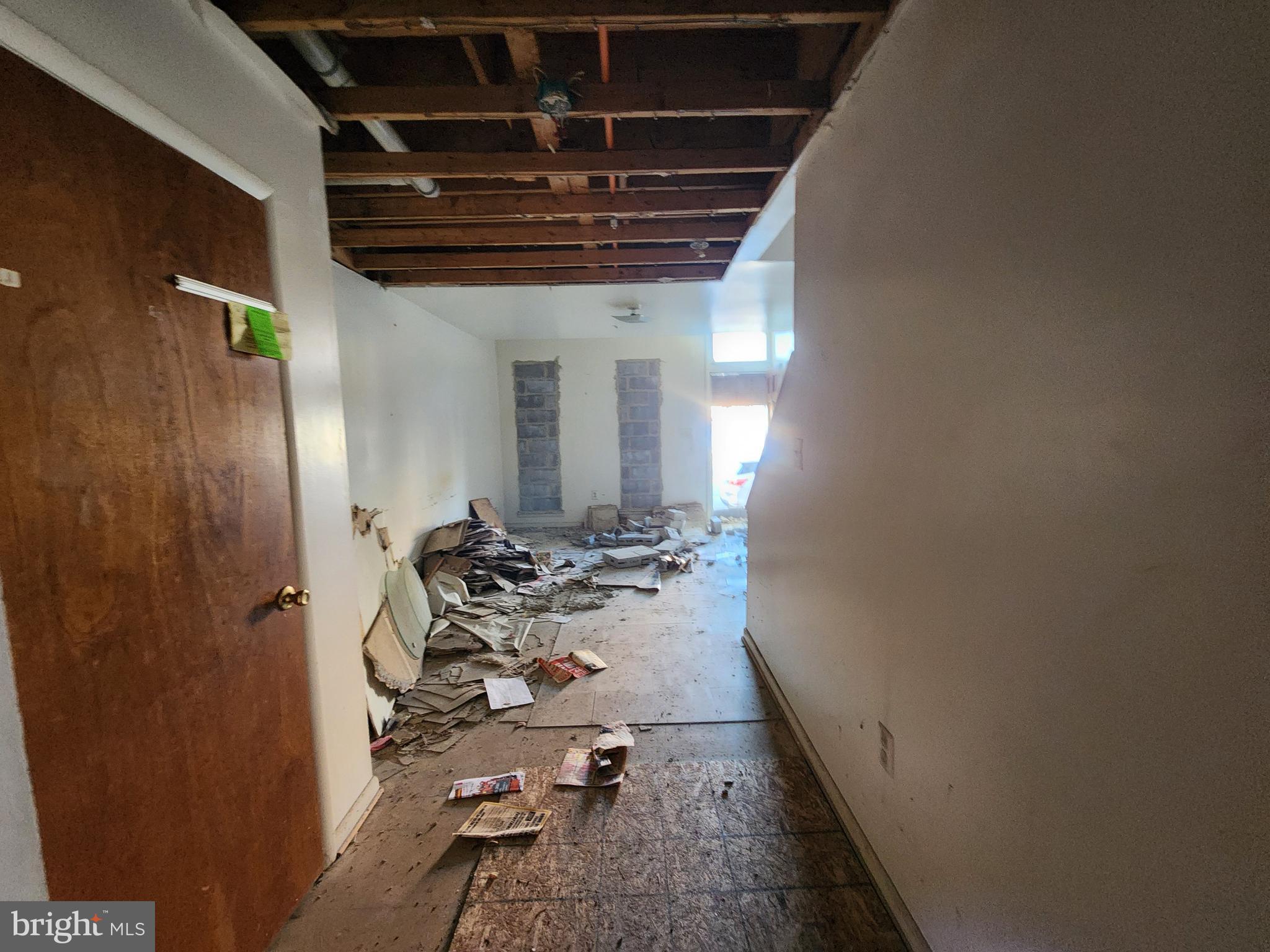 SANDTOWN-WINCHESTER - Residential