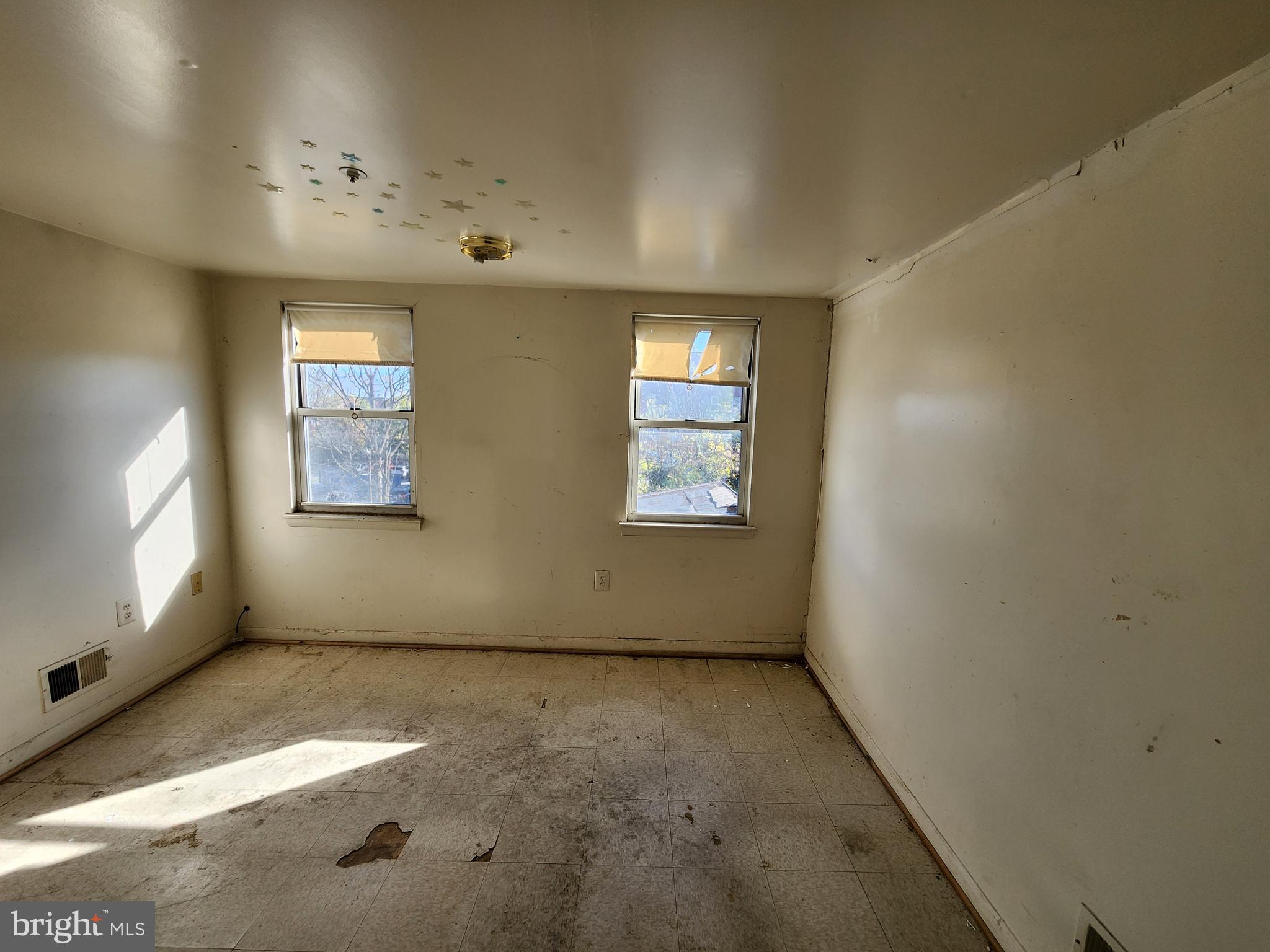 SANDTOWN-WINCHESTER - Residential