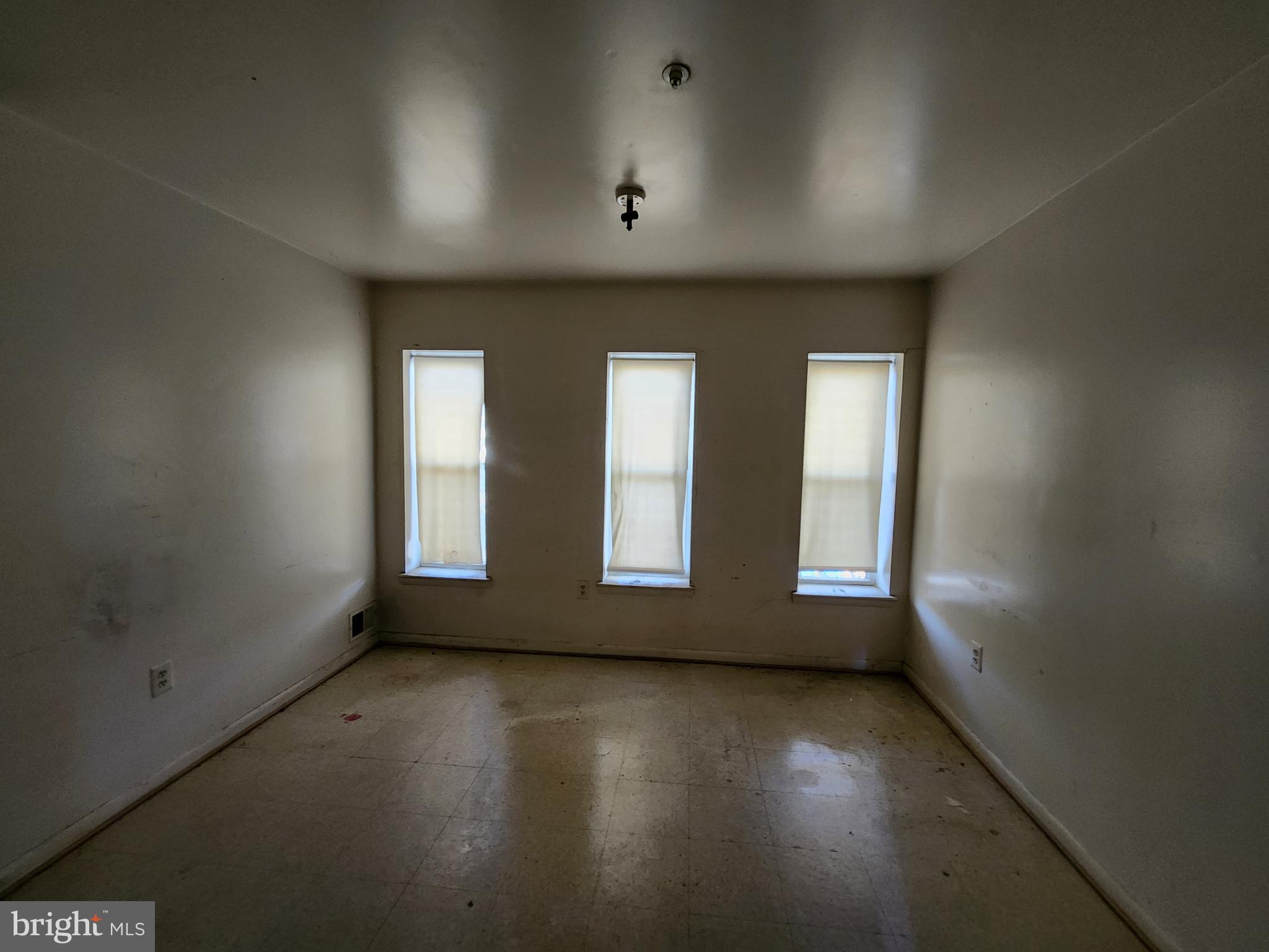 SANDTOWN-WINCHESTER - Residential