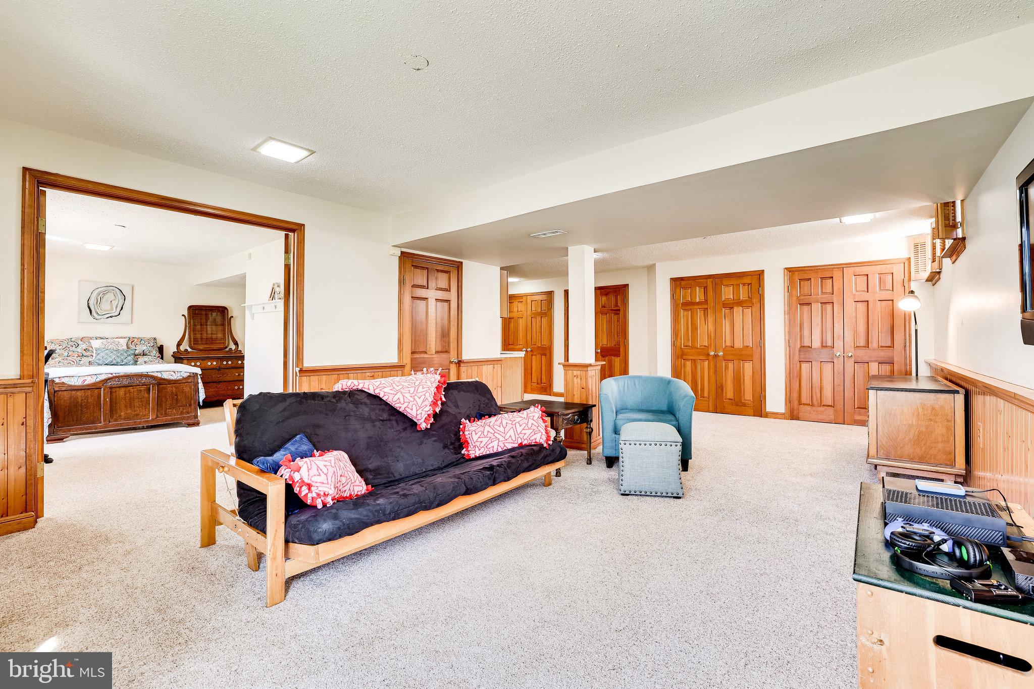 CHANTILLY HIGHLANDS - Residential