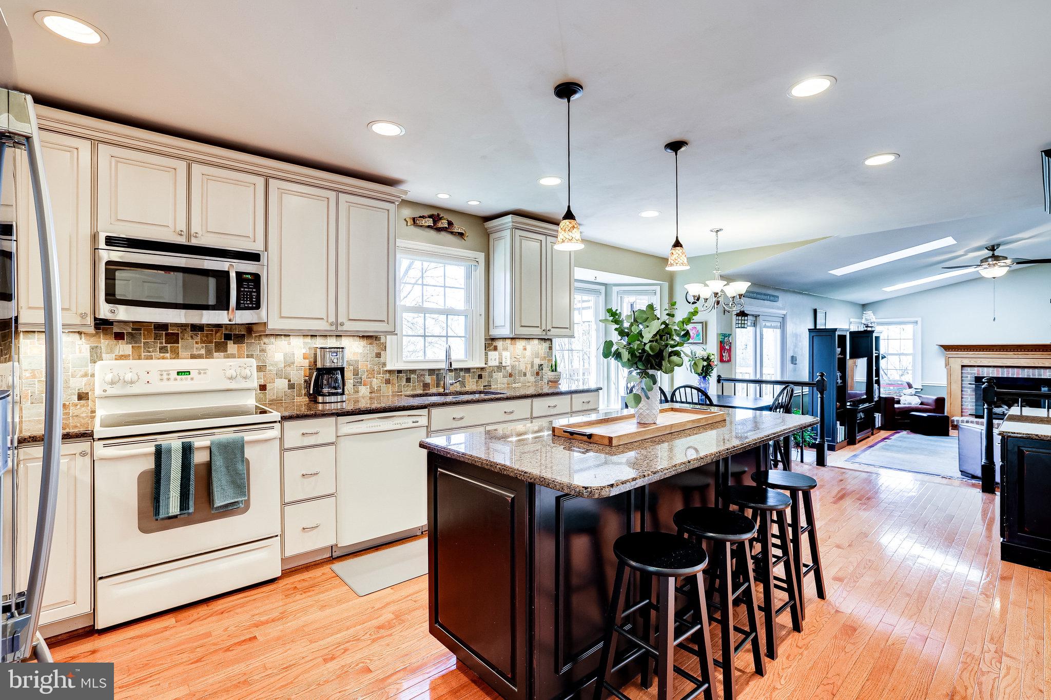 CHANTILLY HIGHLANDS - Residential